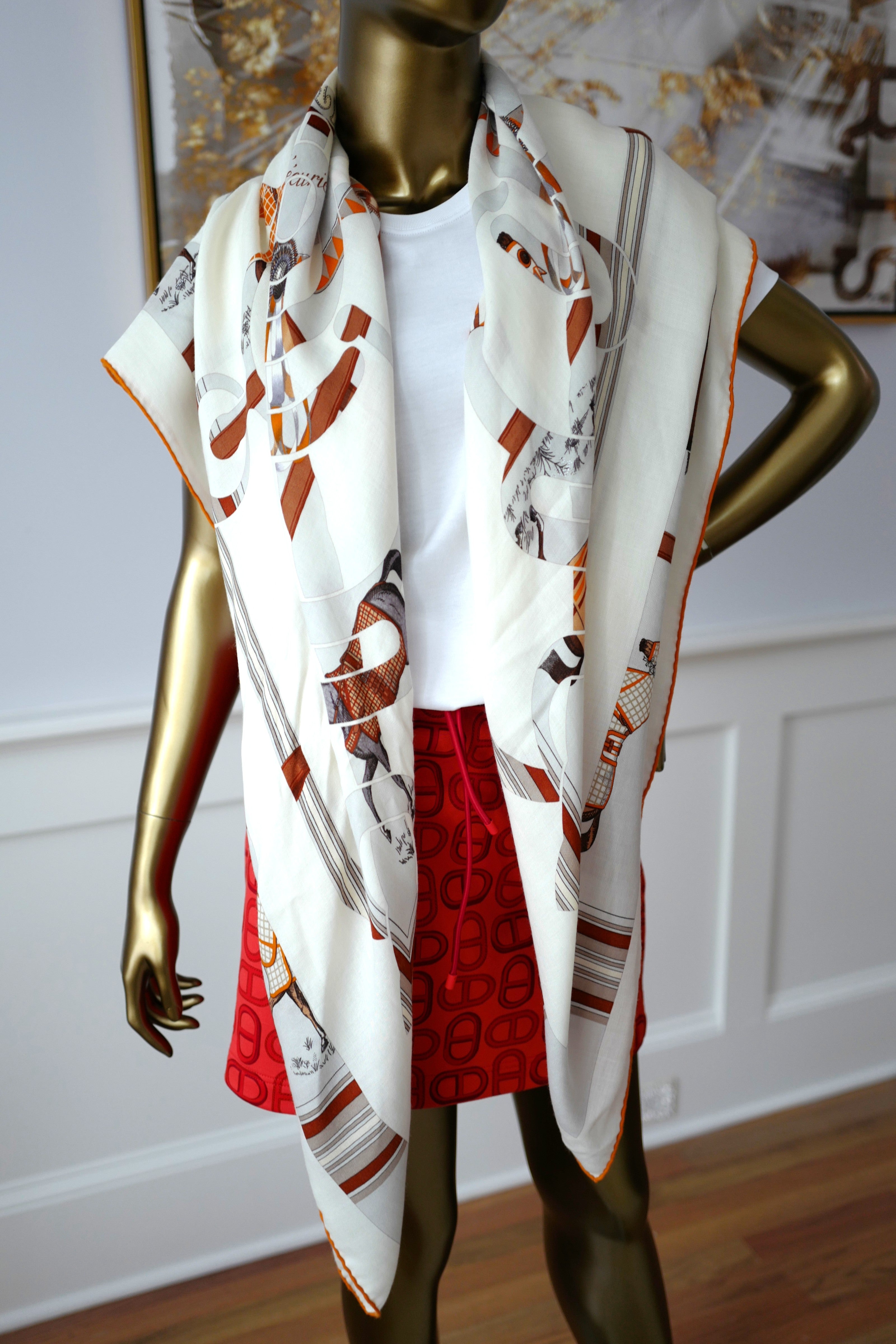 NEW Hermès Eperon d'Or et Tenues de Jour Shawl 140 in Blanc / Caramel / Orange