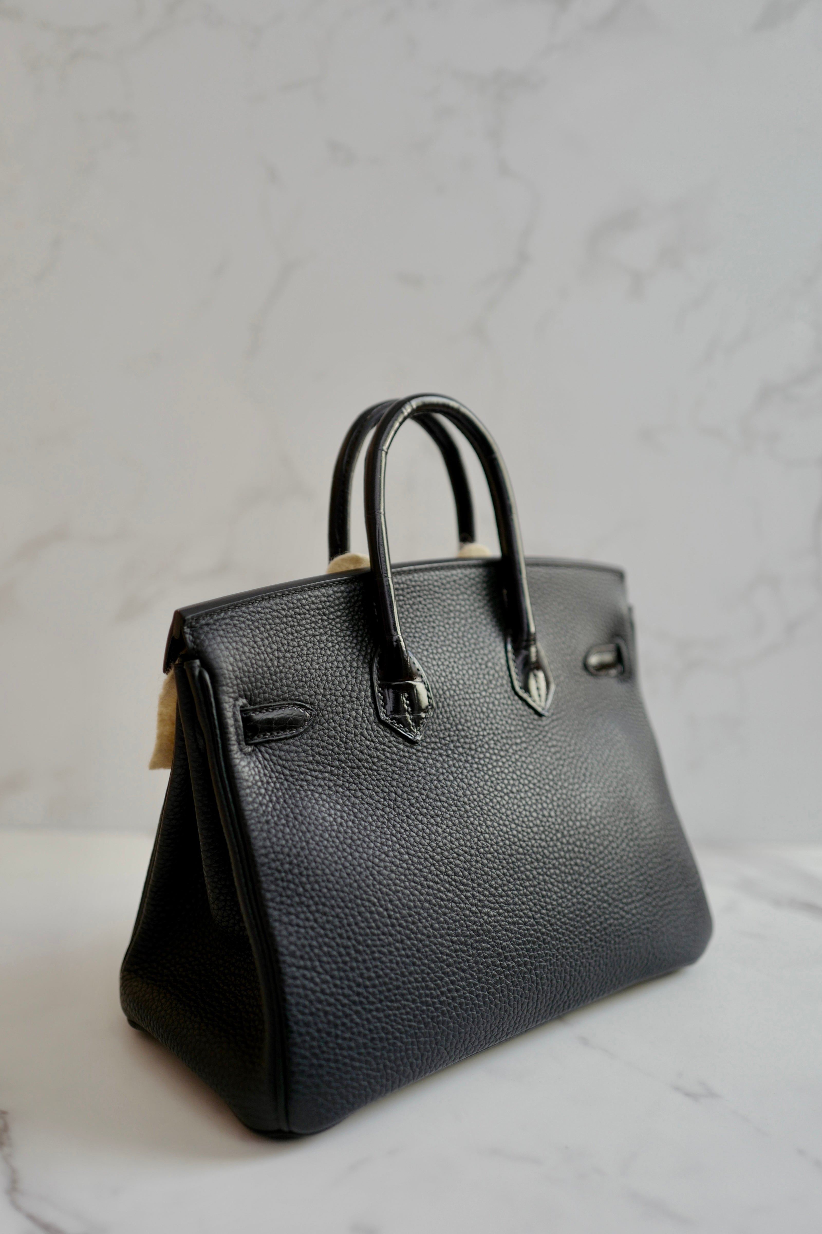 Hermes Birkin 25 touch shiny niloticus in noir/black gold hw Complete with Receipt