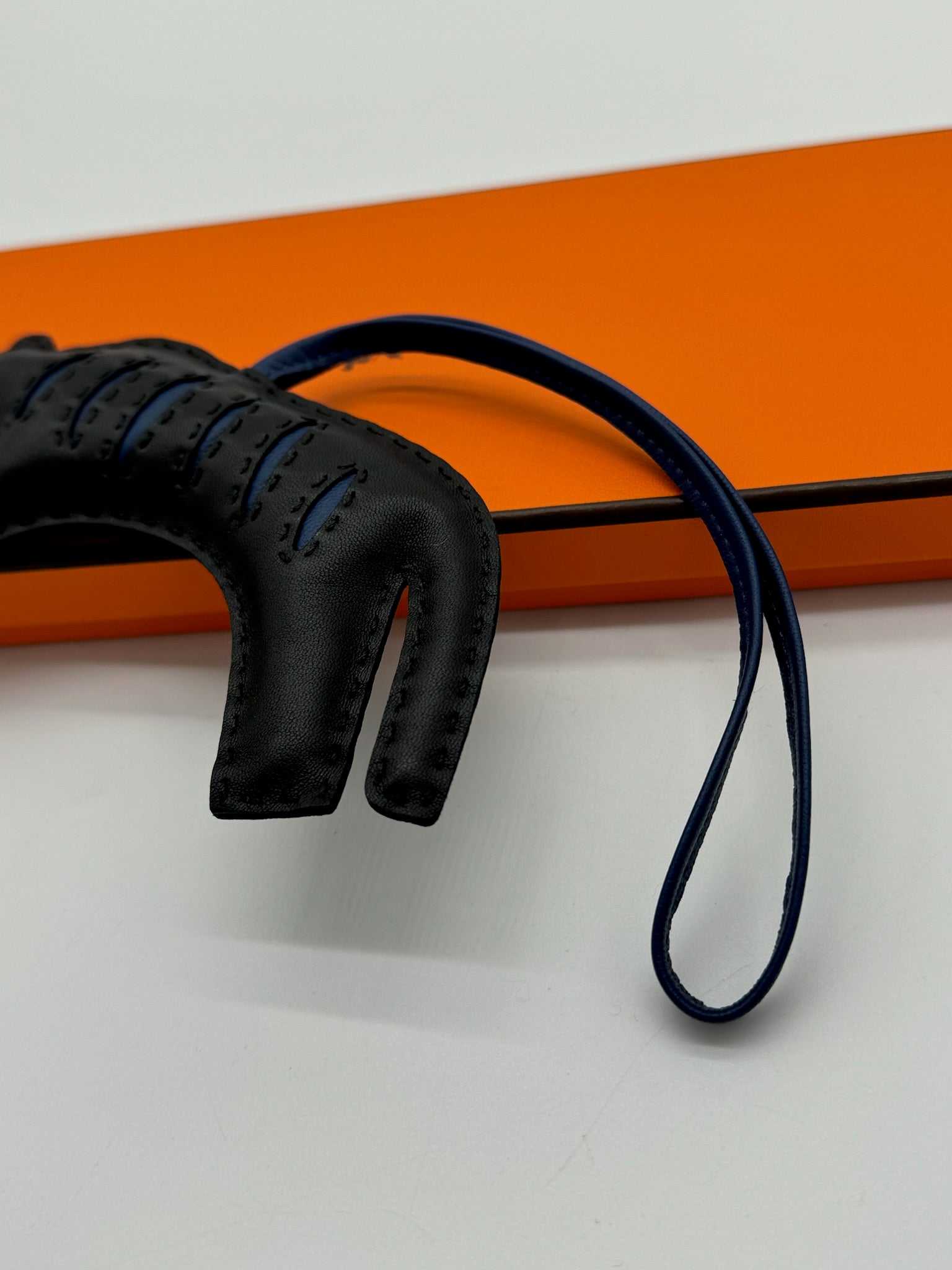 Hermes Charm Roo Roo Tiger noir/blue BNIB