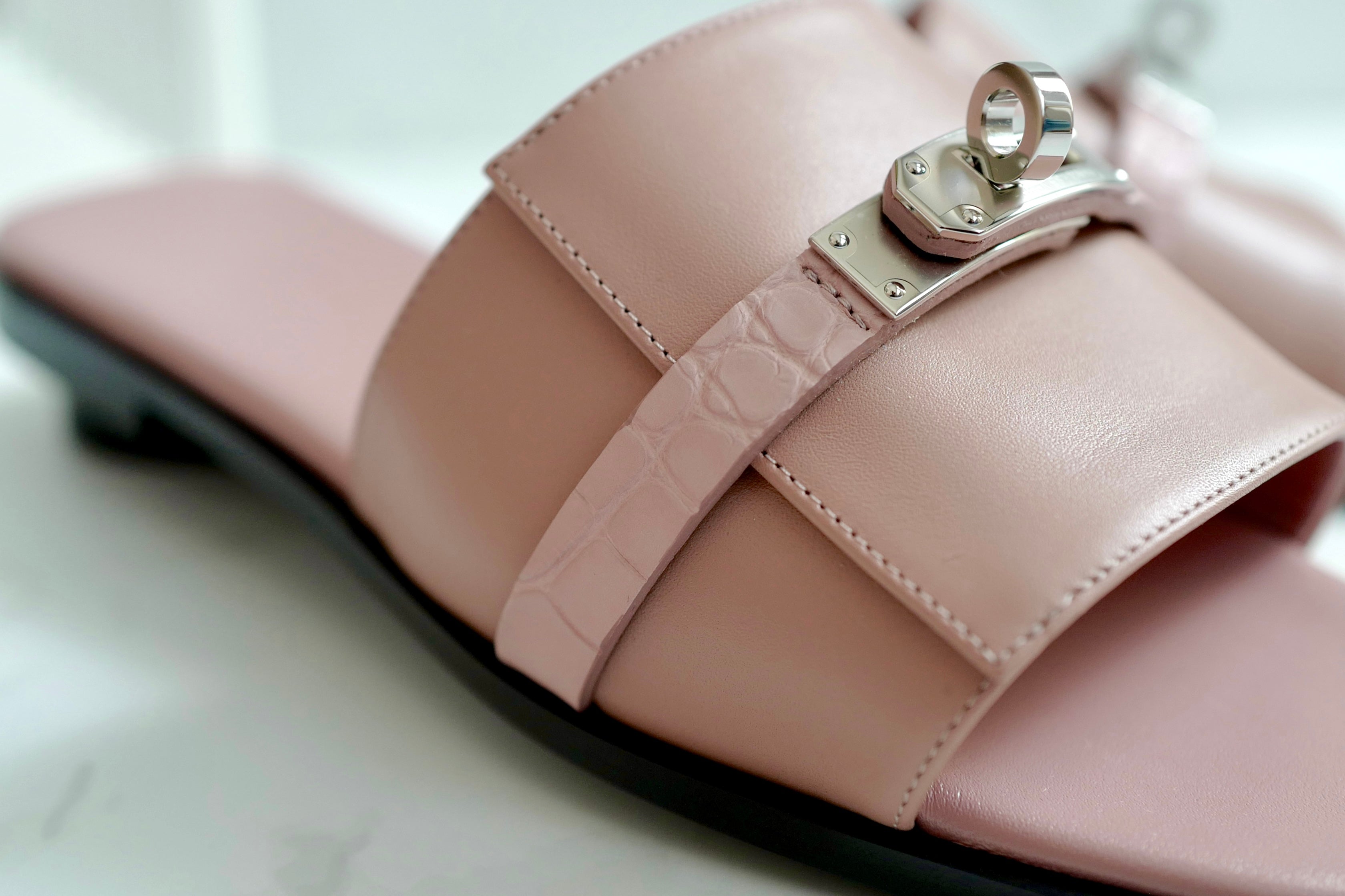 Brand New Hermès Giulia Sandal in Veau/Alli Mat Rose Aquarelle size 38.5