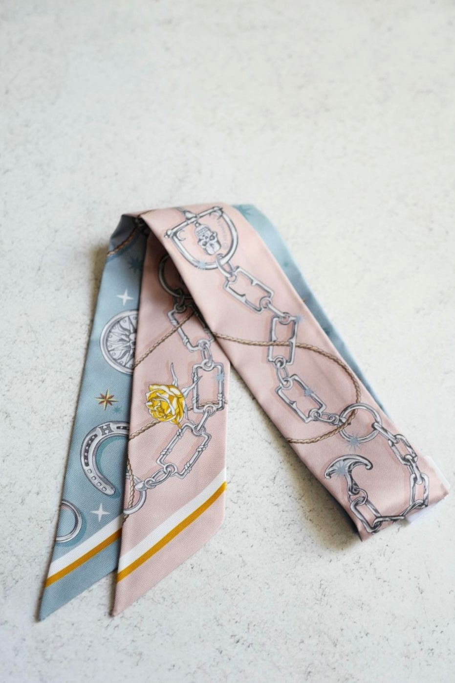 Hermès Twilly C’est La Fête Bleu Glacier / Rose Poudre / Gris 100% Silk Twill