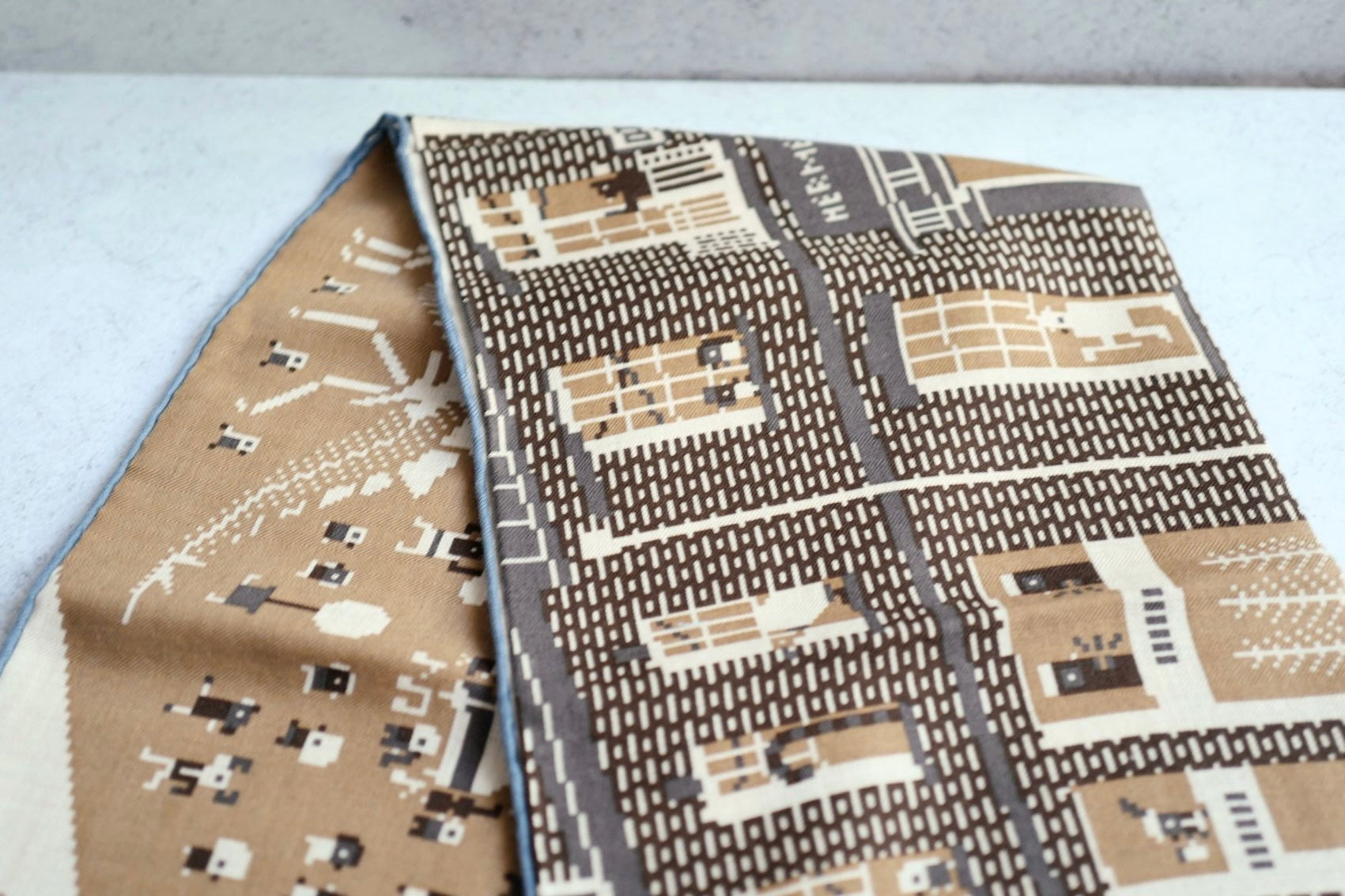 Hermès Scarf Madison Party Beige/Denim/Caramel Cashmere Silk 100