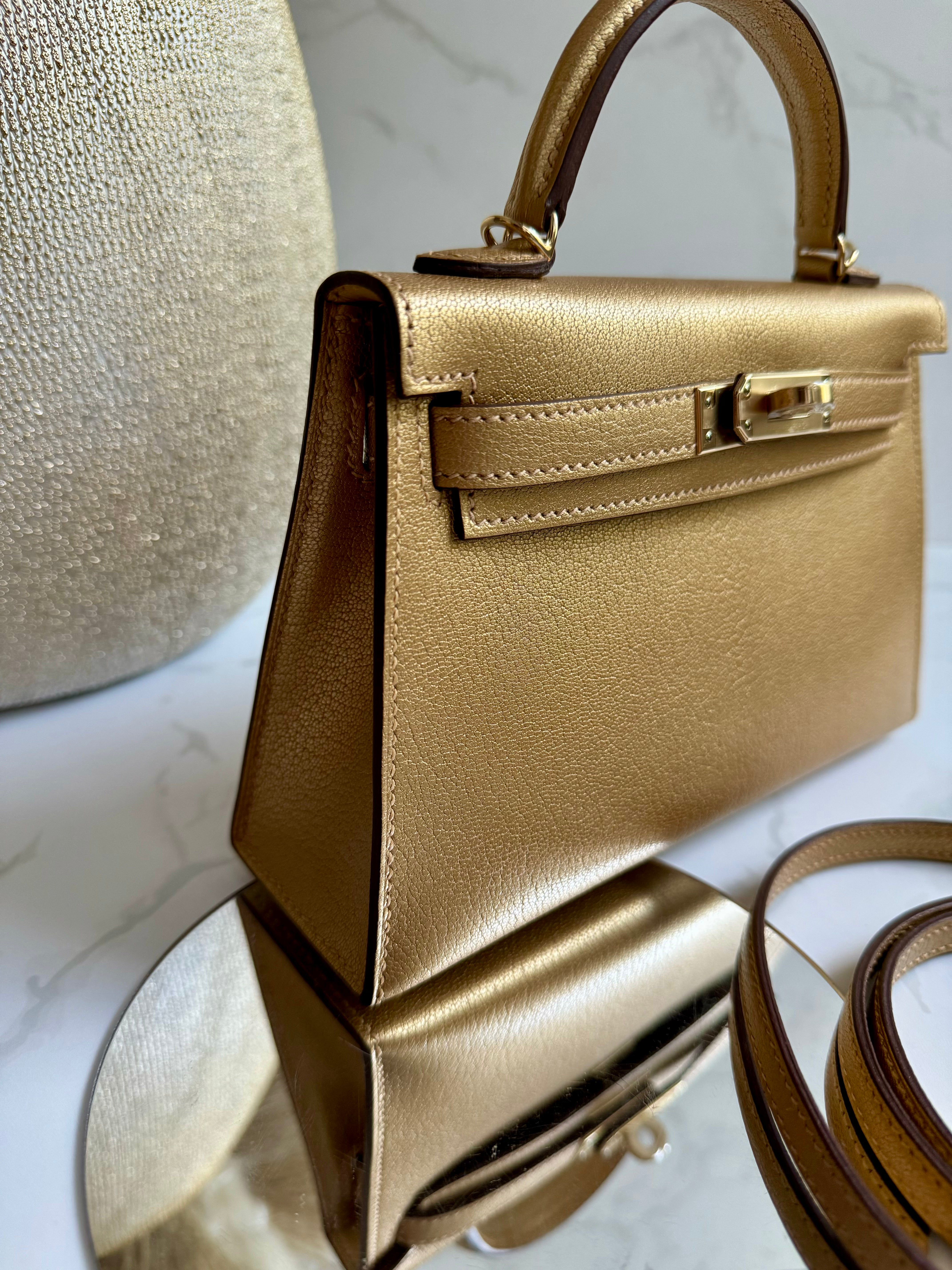 Hermès Mini Kelly Dore Metallic Gold Chèvre Olympic 2024 Champagne HW NEW
