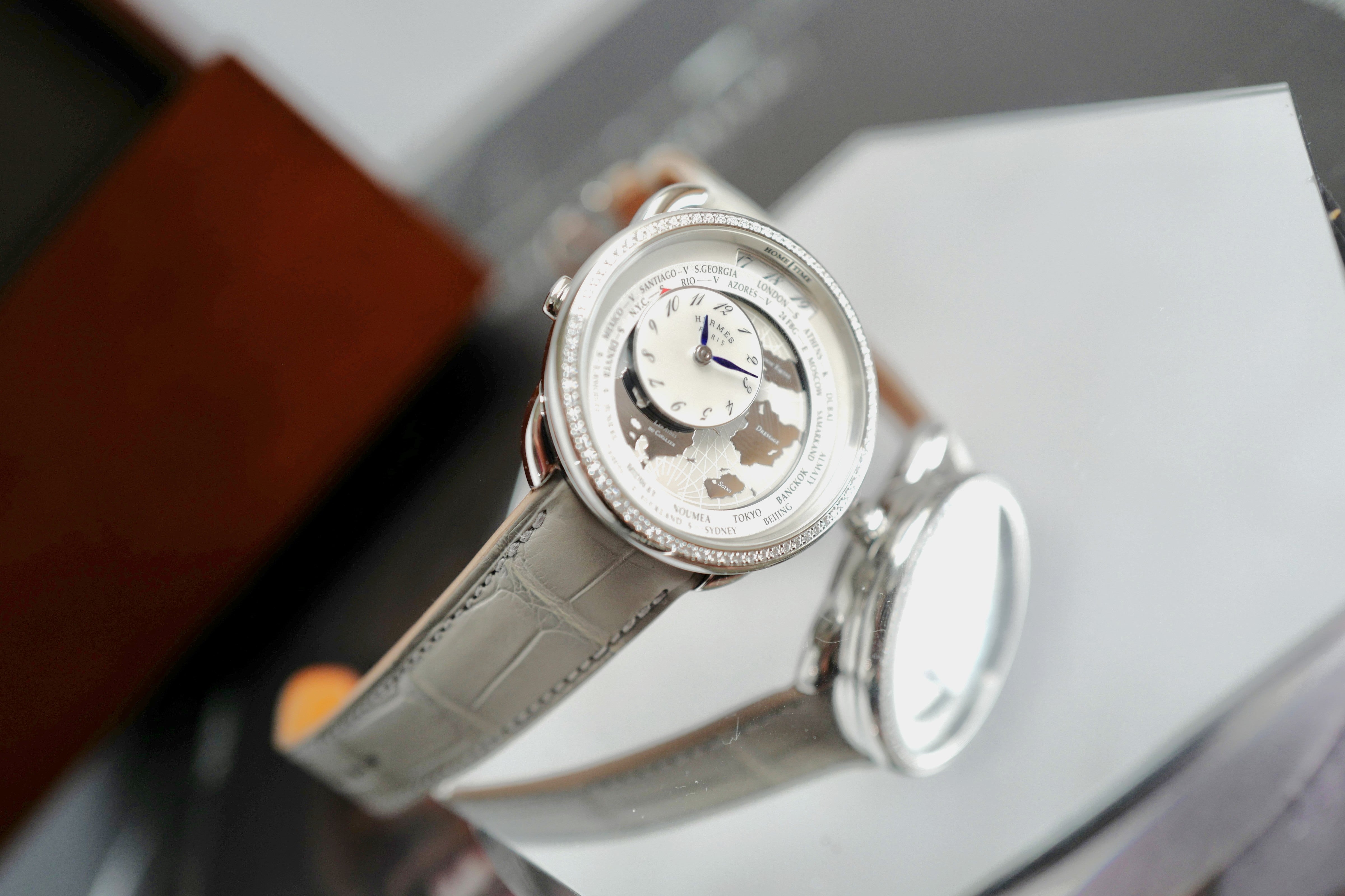 BNIB Hermès Arceau Le Temps Voyageur 38mm Gris Perle Diamonds $38K