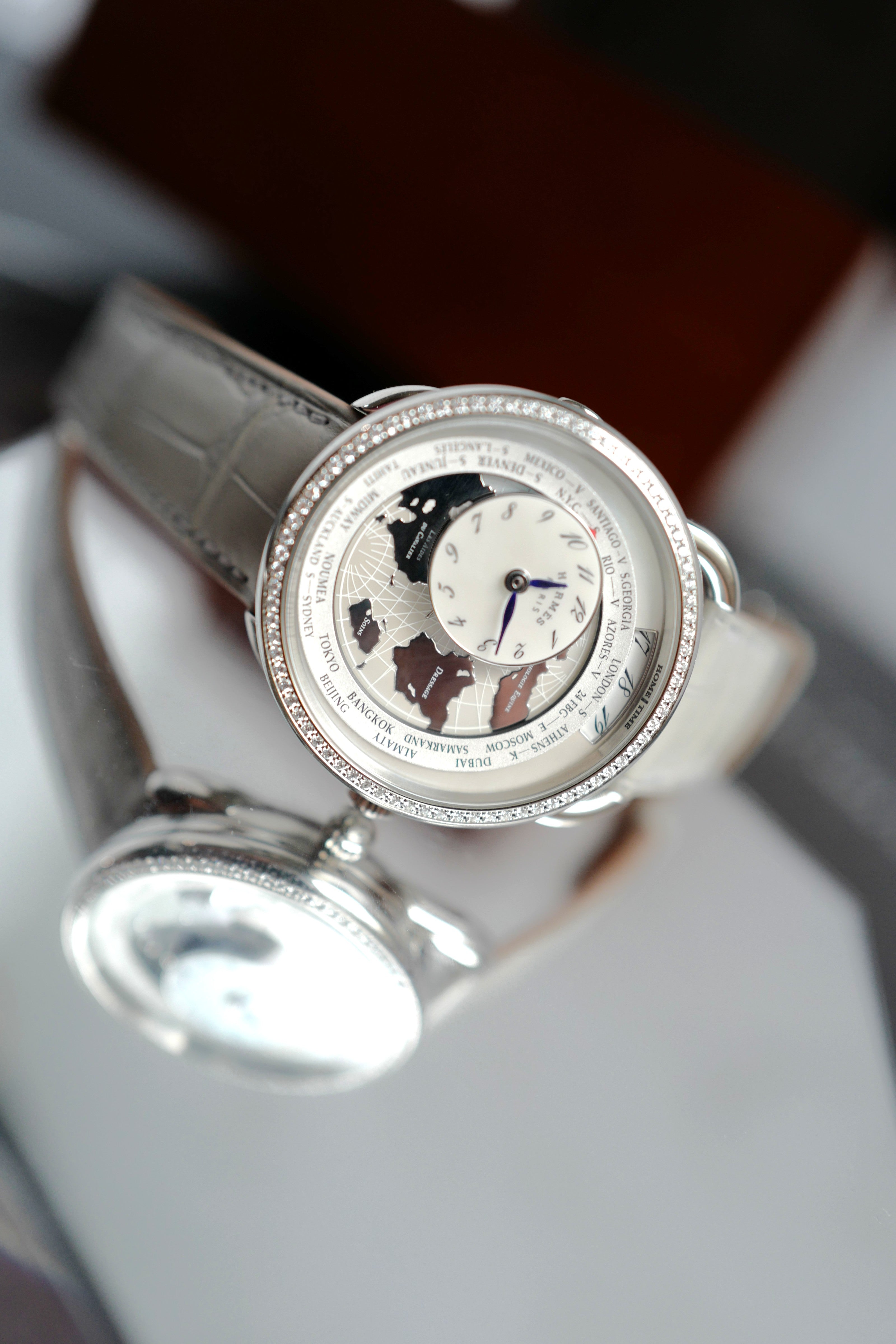 BNIB Hermès Arceau Le Temps Voyageur 38mm Gris Perle Diamonds $38K