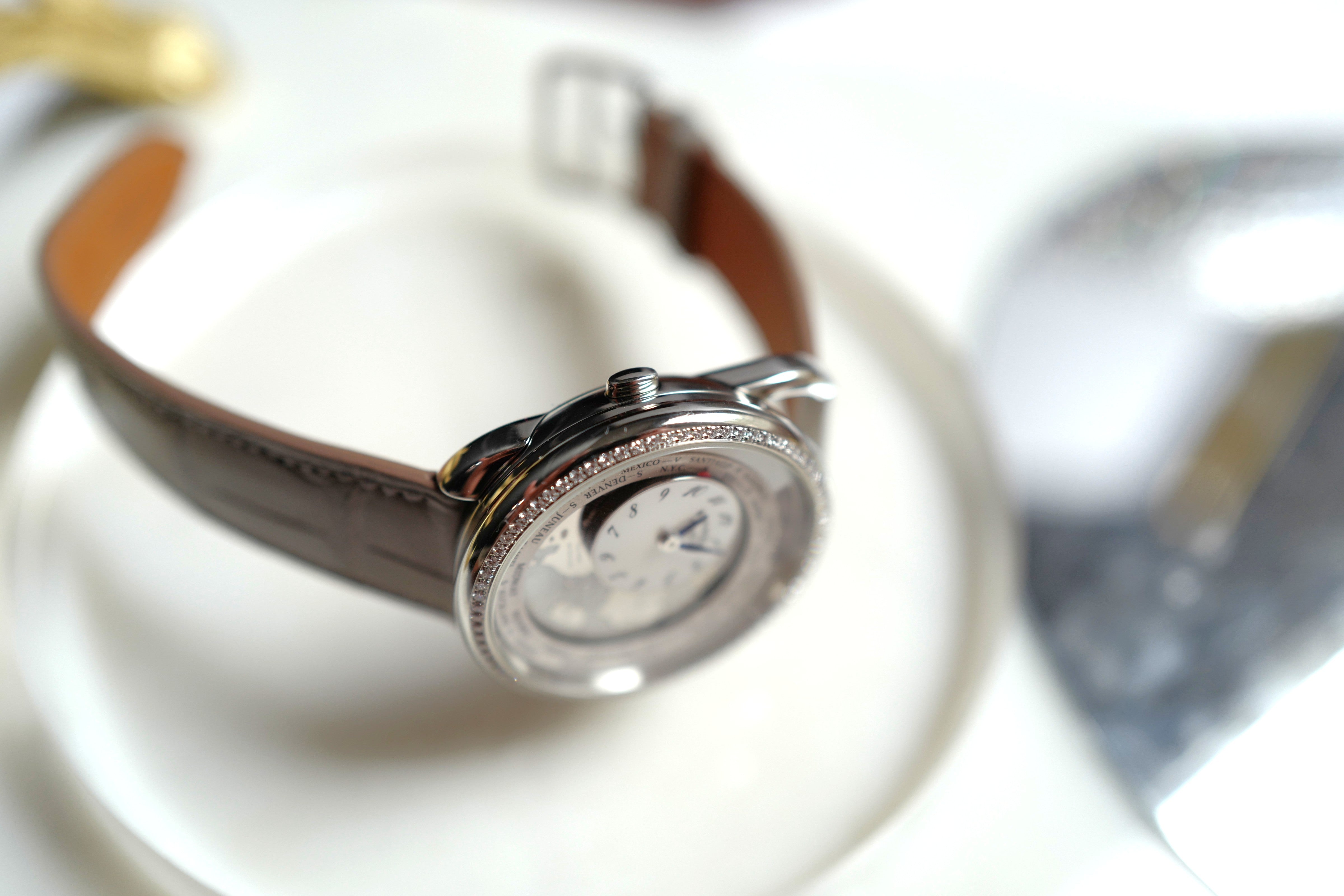 BNIB Hermès Arceau Le Temps Voyageur 38mm Gris Perle Diamonds $38K