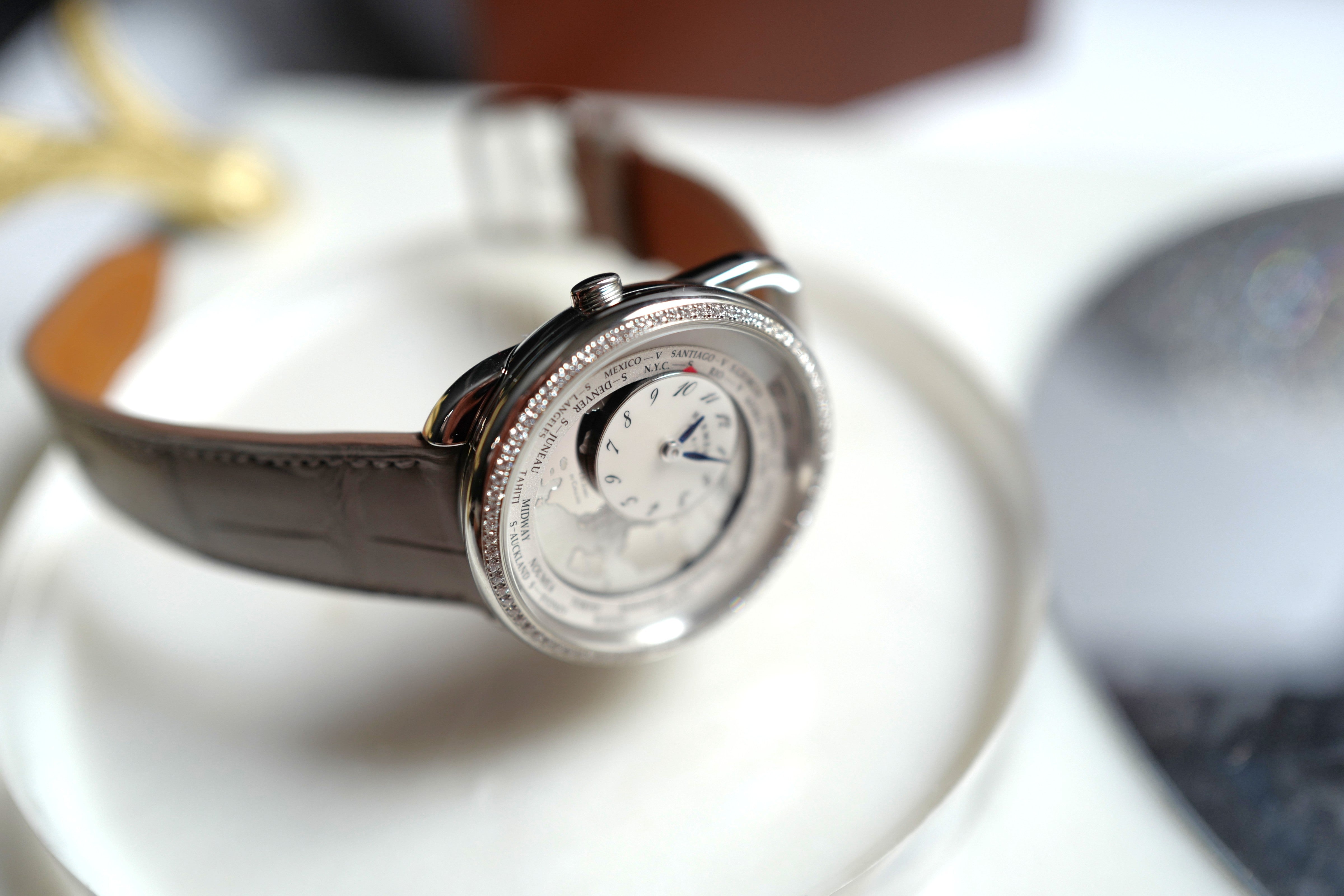 BNIB Hermès Arceau Le Temps Voyageur 38mm Gris Perle Diamonds $38K