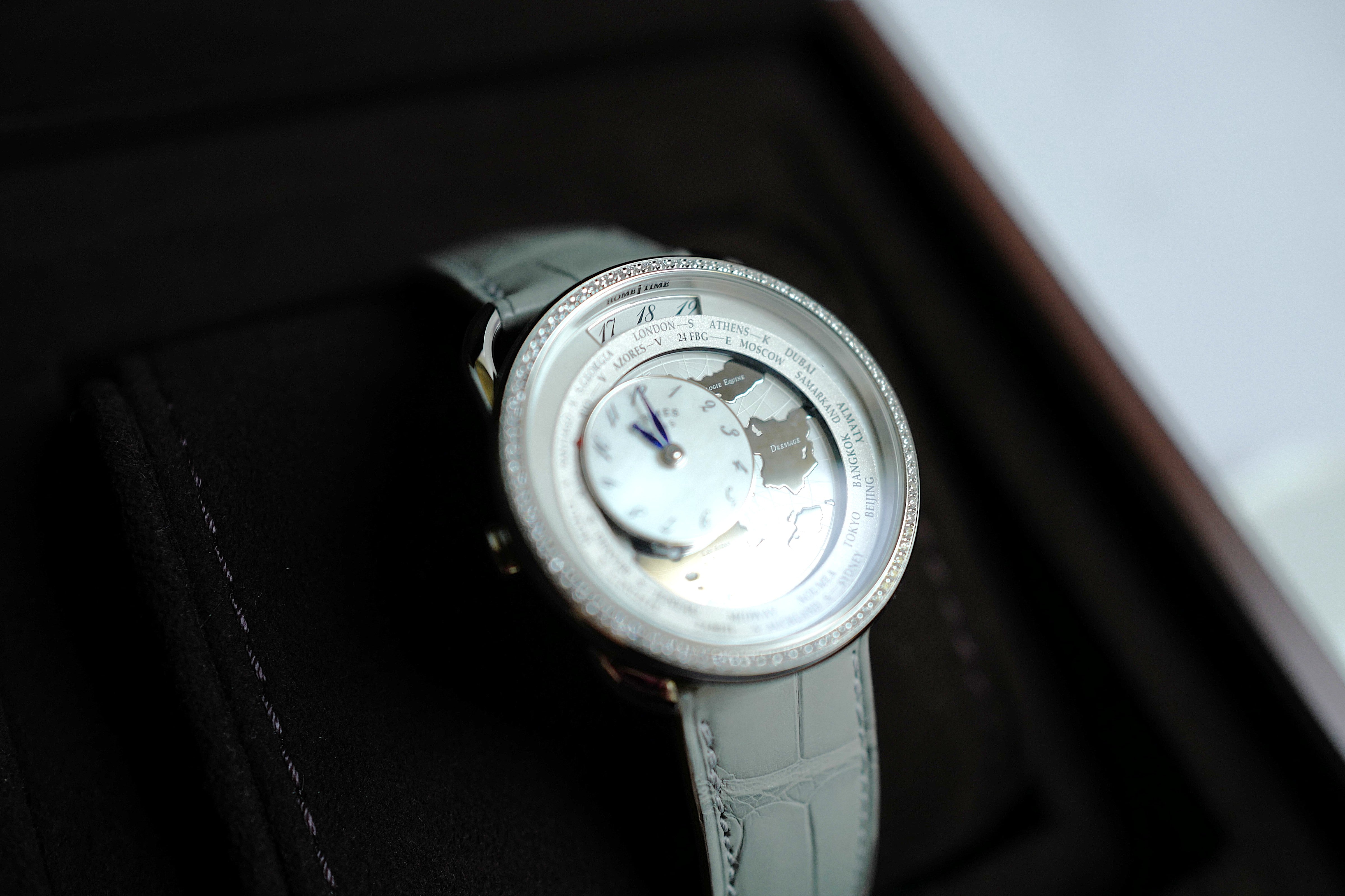 BNIB Hermès Arceau Le Temps Voyageur 38mm Gris Perle Diamonds $38K