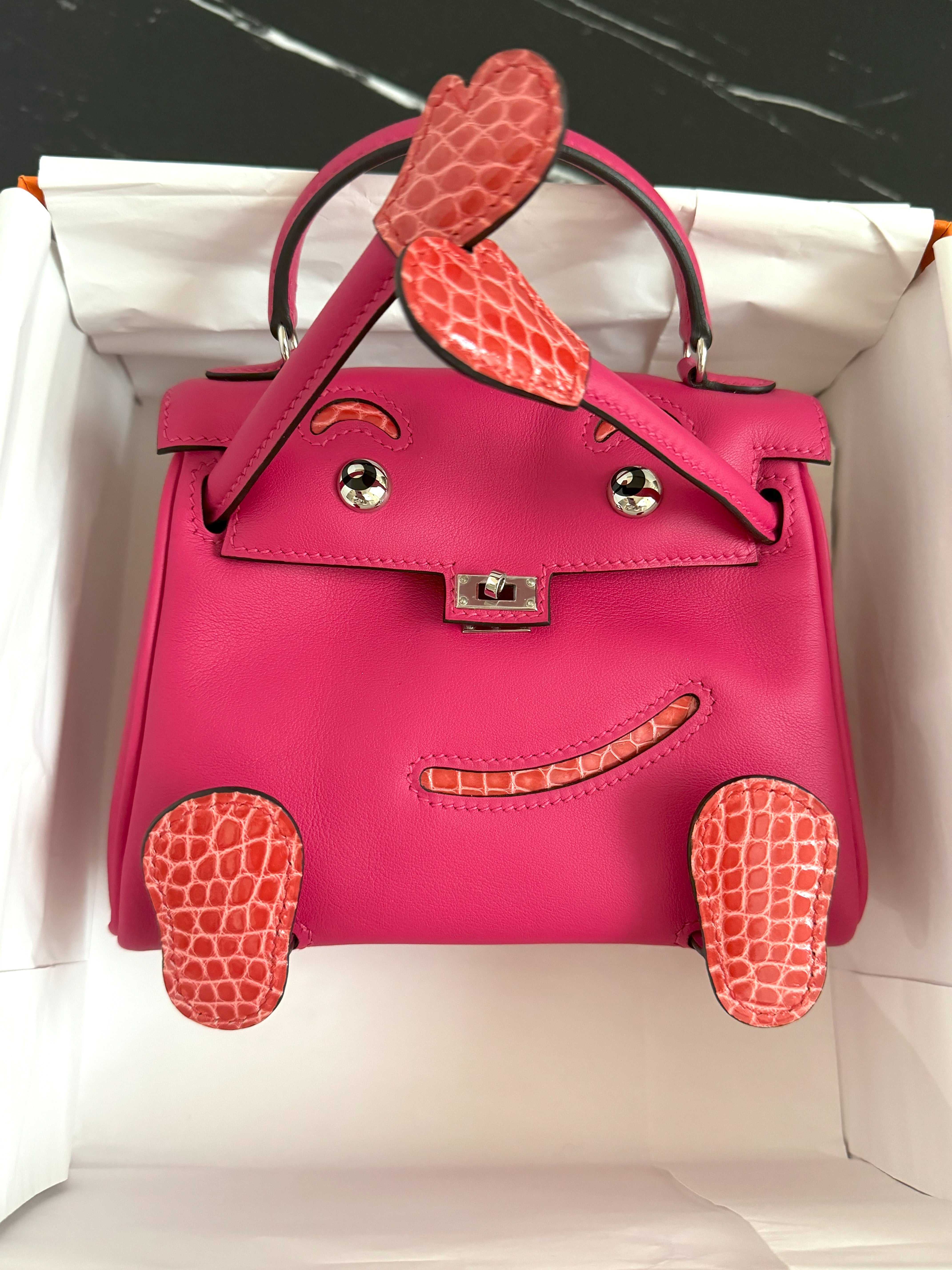 BNIB Hermès Kelly Dolle "Quelle Idole" – Rose Mexico Touch Rouge De Coeur 2025