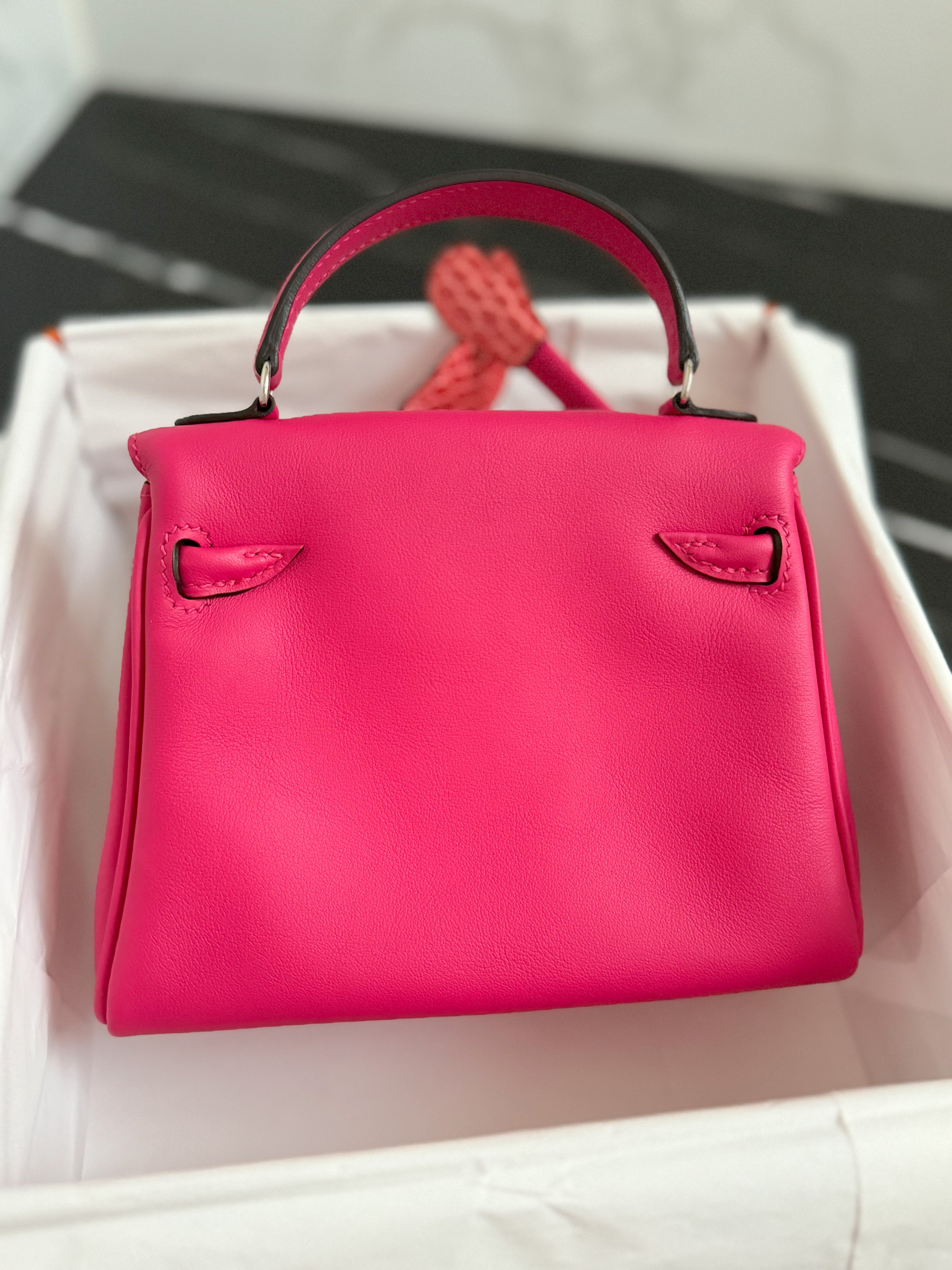BNIB Hermès Kelly Dolle "Quelle Idole" – Rose Mexico Touch Rouge De Coeur 2025