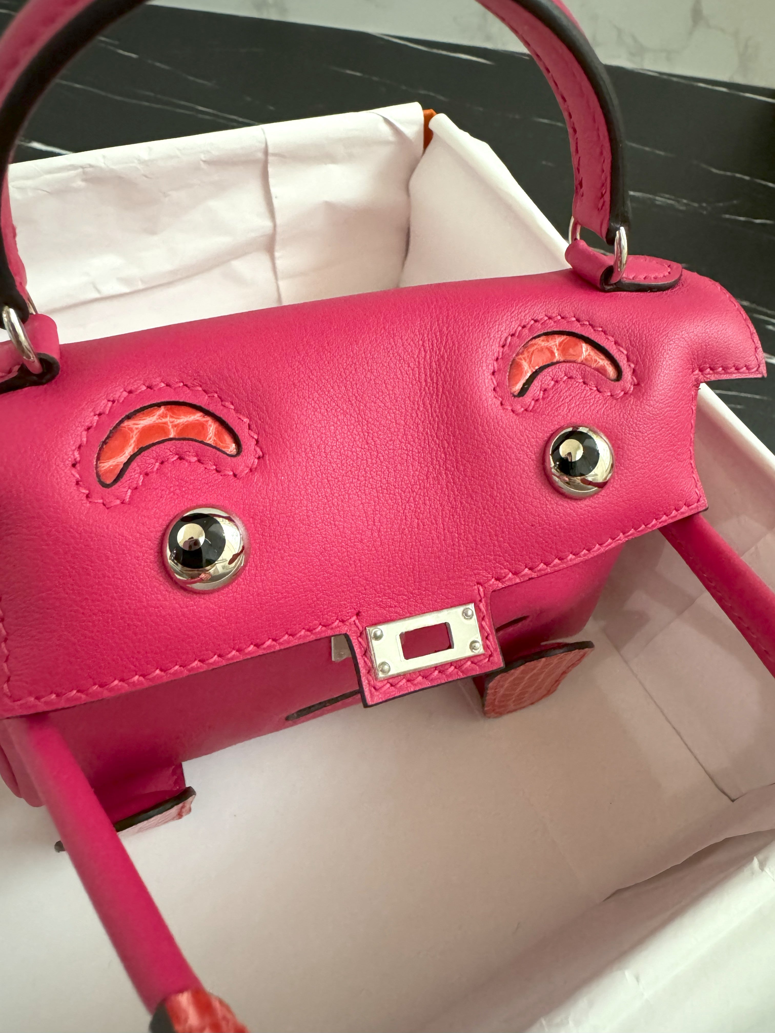 BNIB Hermès Kelly Dolle "Quelle Idole" – Rose Mexico Touch Rouge De Coeur 2025