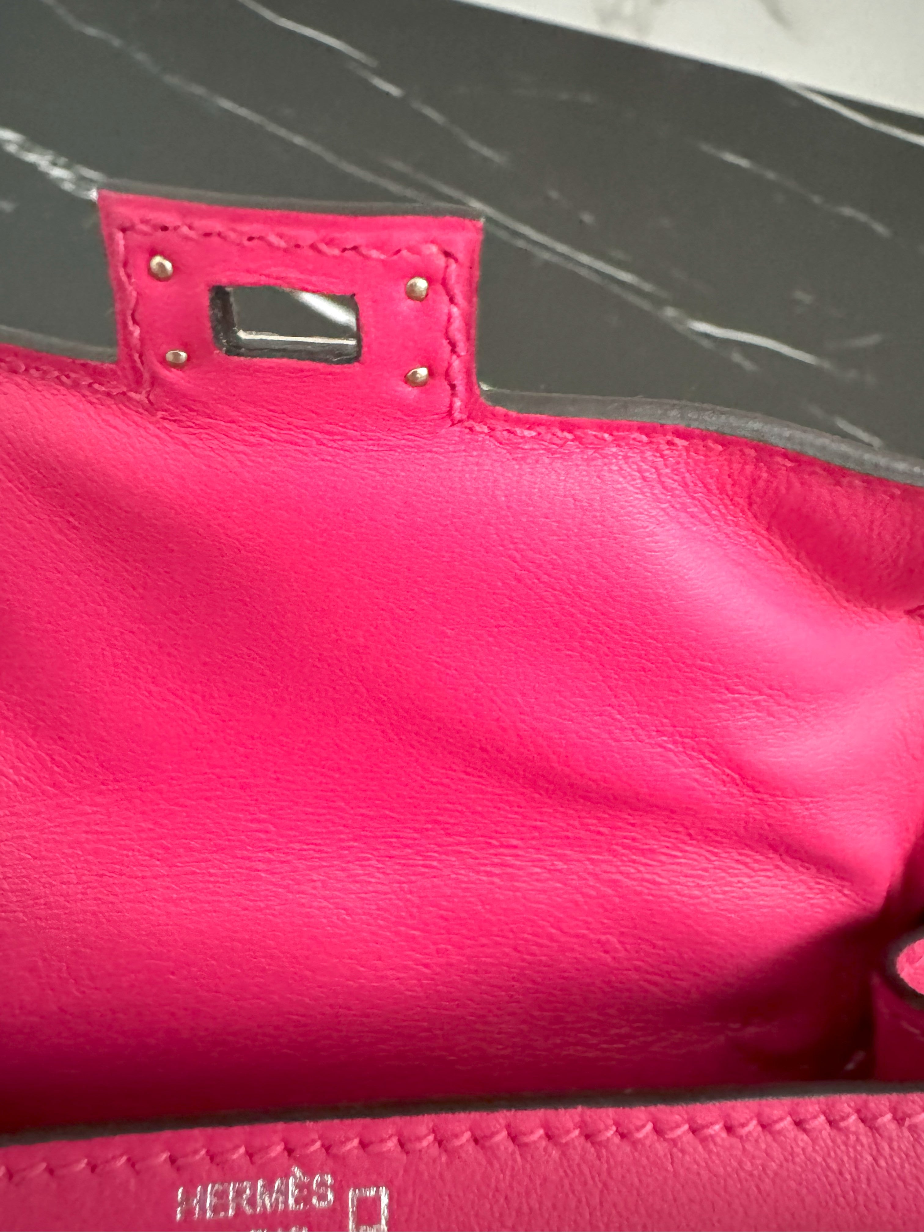 BNIB Hermès Kelly Dolle "Quelle Idole" – Rose Mexico Touch Rouge De Coeur 2025