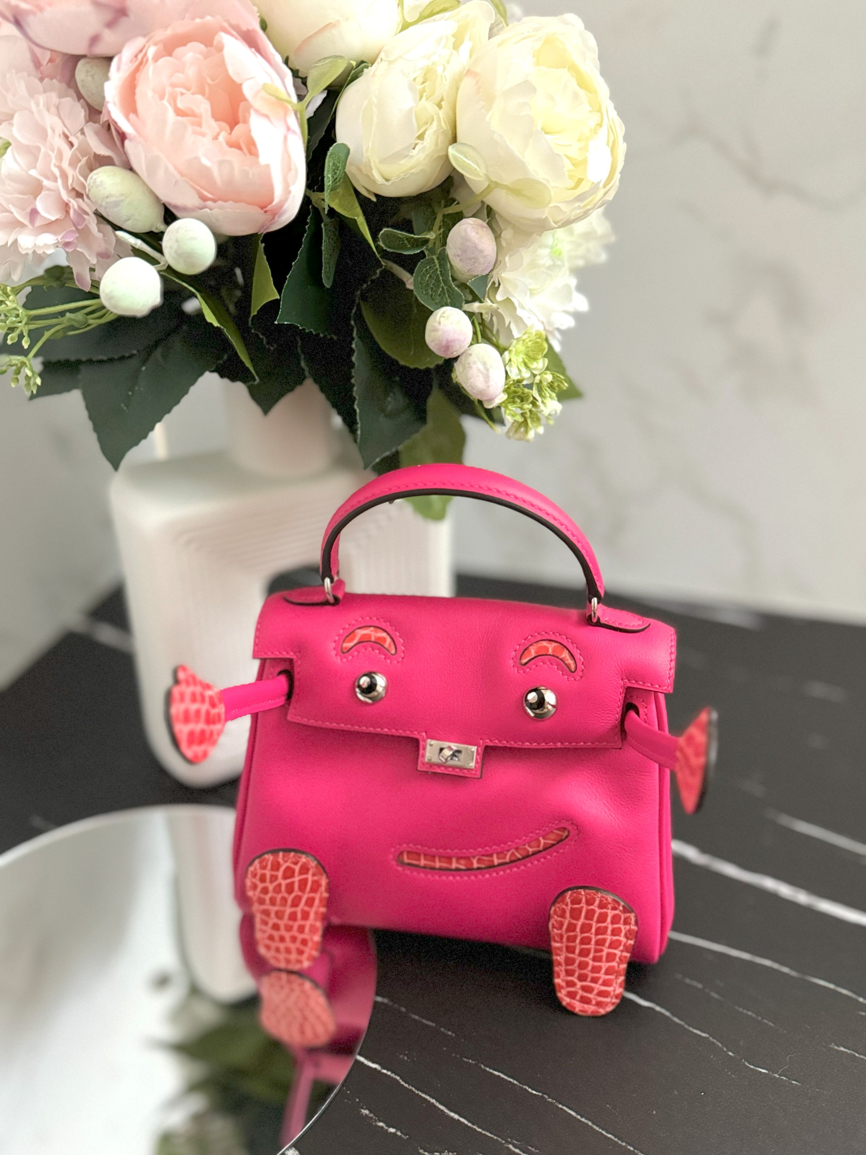 BNIB Hermès Kelly Dolle "Quelle Idole" – Rose Mexico Touch Rouge De Coeur 2025