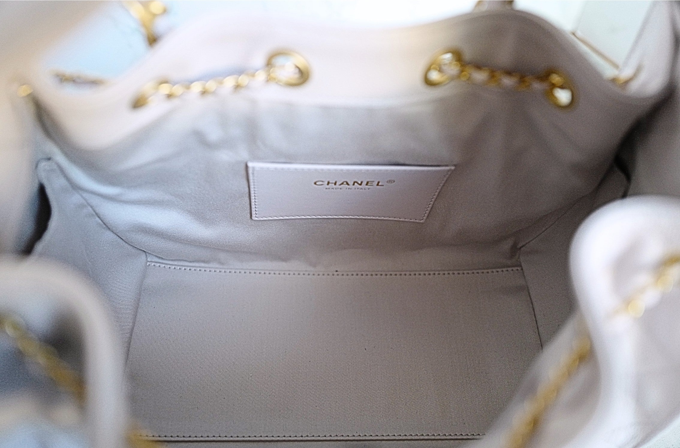 BNIB Chanel 25K Small Hobo Bag Lilac Grained Calfskin with Gold Hardware