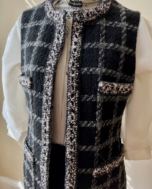Chanel Vest Tweed De Laine New Fall-Winter 2022/23 Collection Size 36