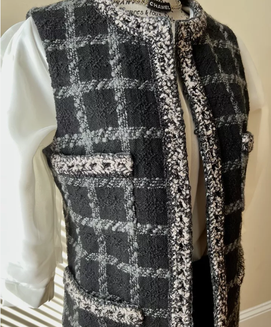 Chanel Vest Tweed De Laine New Fall-Winter 2022/23 Collection Size 36