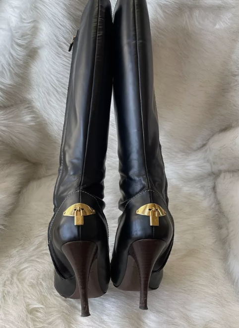 Louis Vuitton Leather Knee High Boots in Black size 36.5 Preowned