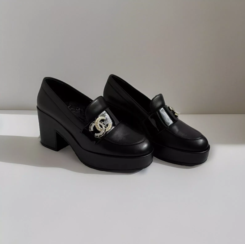 BNIB CHANEL 23C Black Moccasin Loafers With Platform Heels Gold CC Log