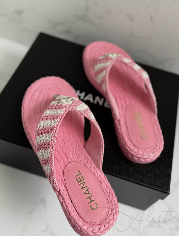BNIB Chanel 24M Coco Neige beach Collection Pink Crochet Thong Sandal 38 NEW