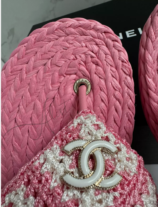 BNIB Chanel 24M Coco Neige beach Collection Pink Crochet Thong Sandal 38 NEW