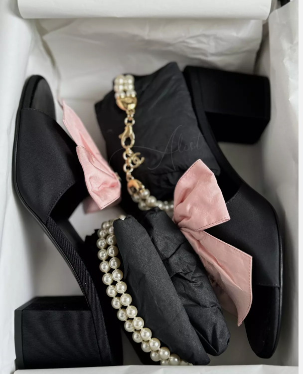 BNIB Chanel 24A Pink Bow Heels with Pearl Strap size 37.5