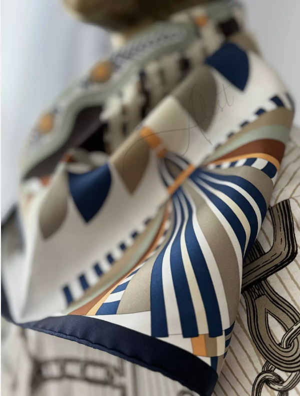 NEW Hermes aute Parure scarf 90 Bleu Noir / Blanc / Marron