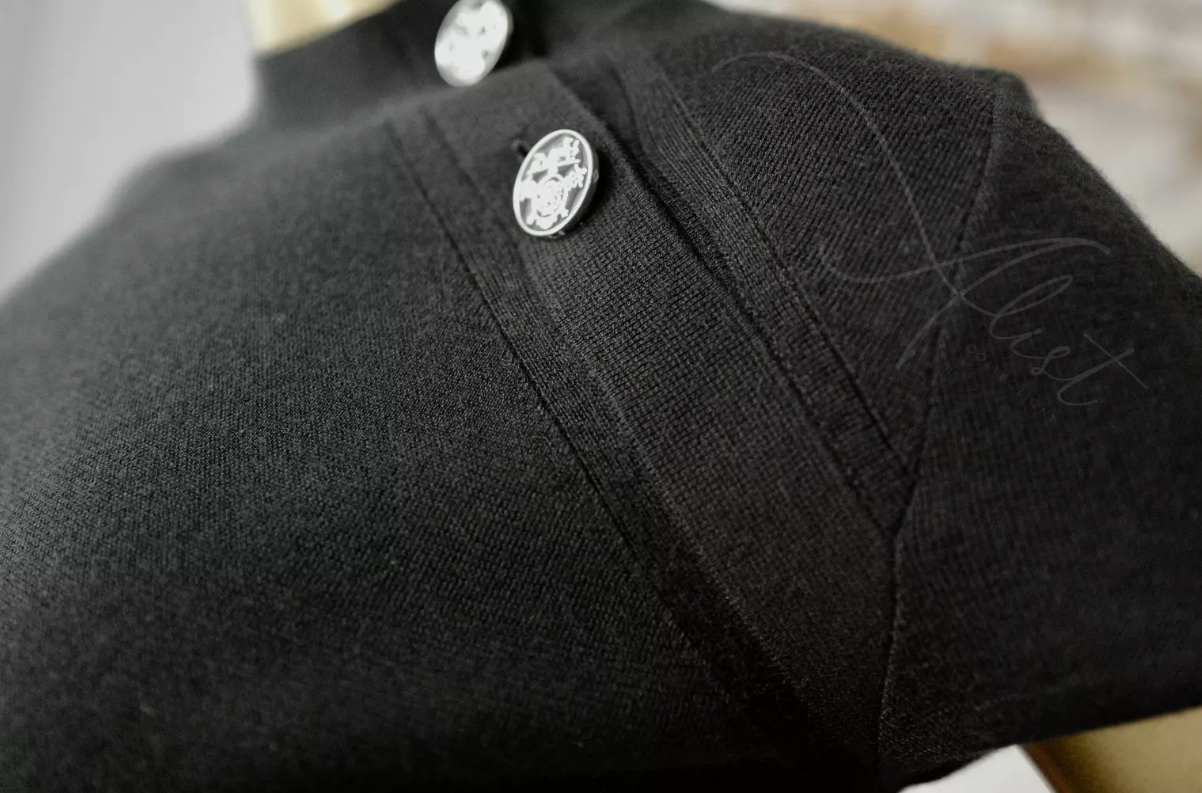 BNIB Hermes Short-Sleeve Cashmere Sweater With h Logo Button in Noir Black 36
