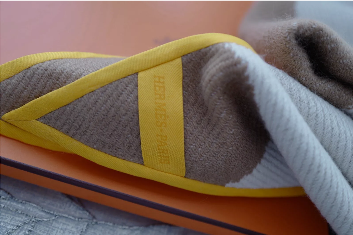 NEW Hermes Losange Cashmere De Coupe Ivoire/Caramel Reversible Shawl