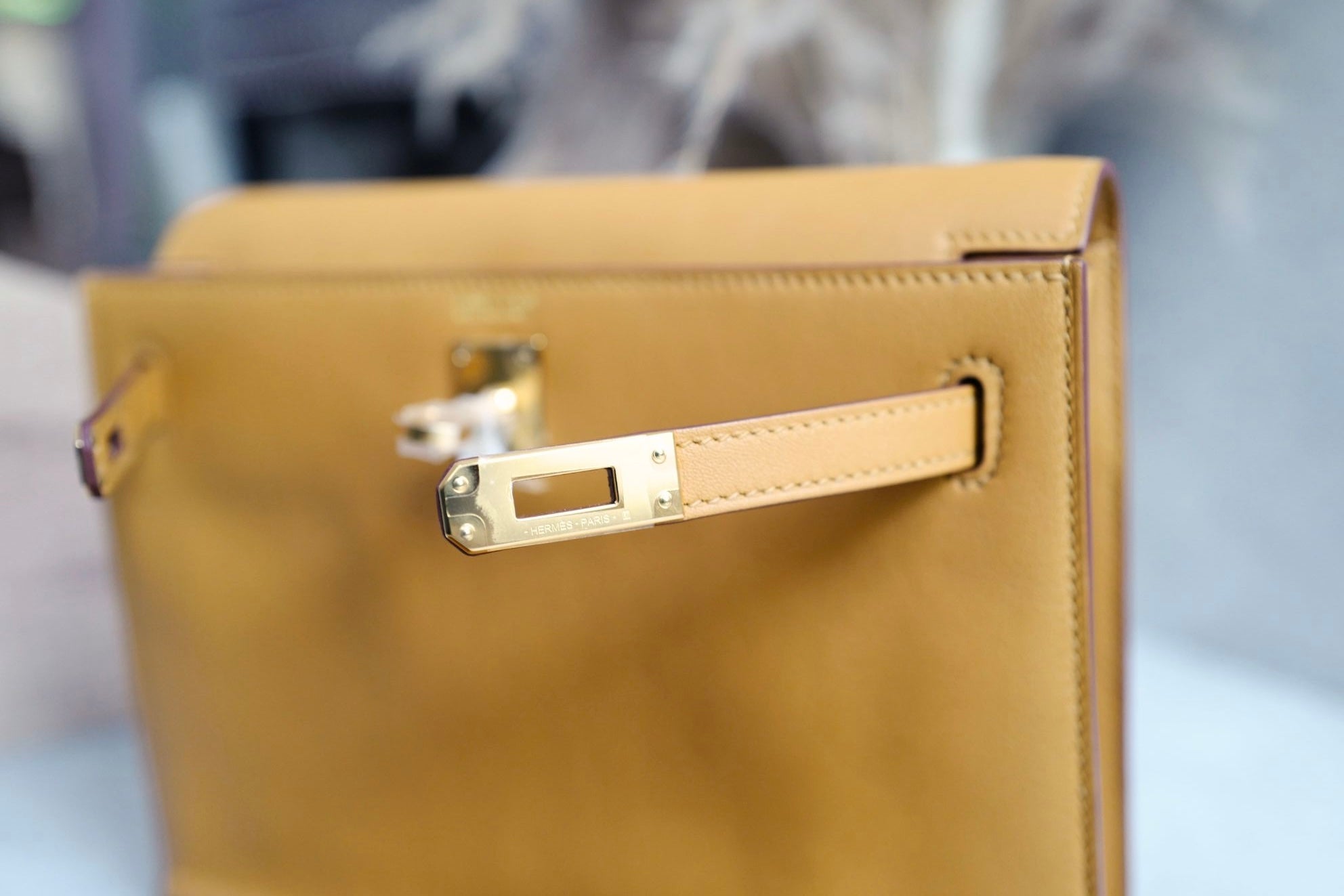 Hermès Kelly Danse Anate Sesame Swift Leather GHW B Stamp 2023
