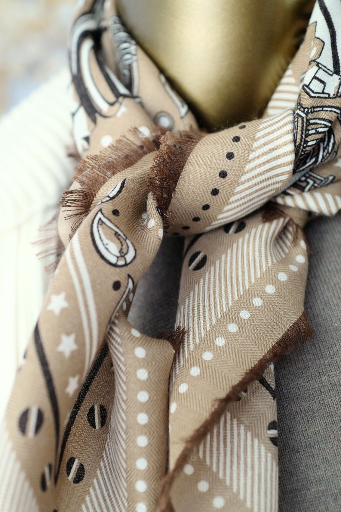 Hermès Scarf Neo Brandebourgs Bandana Frange Kraft Blanc Cashmere Silk 65
