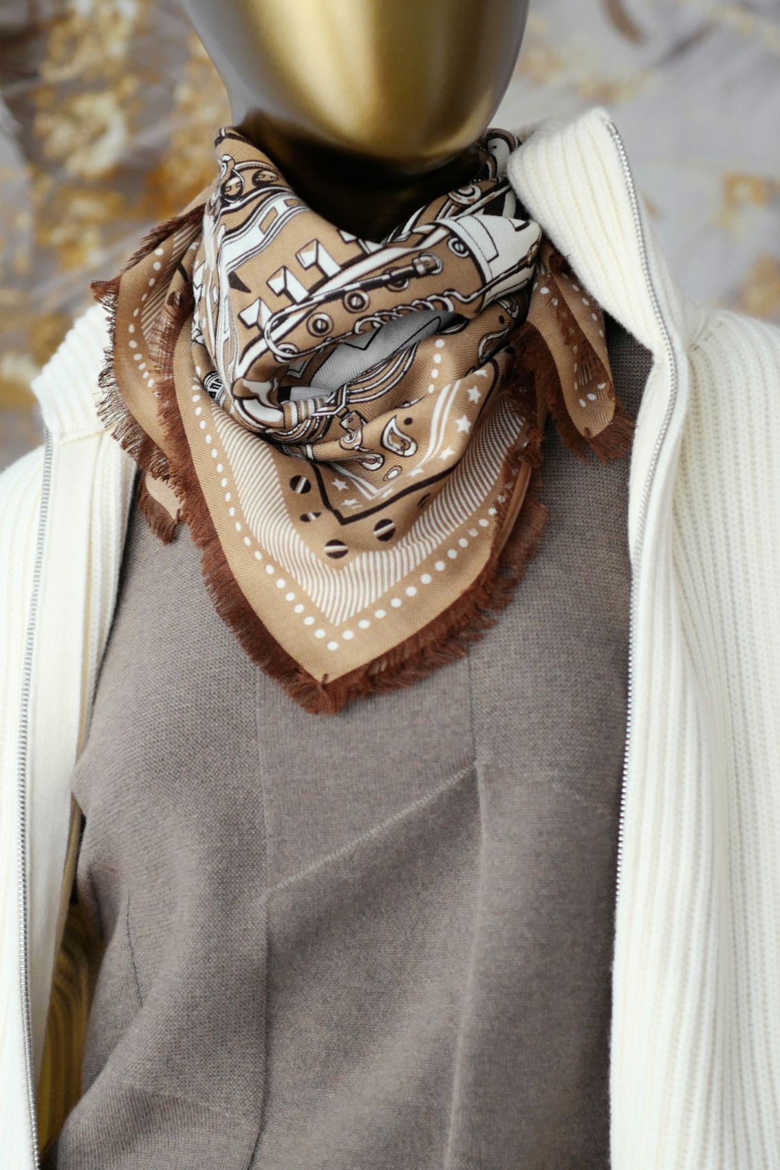 Hermès Scarf Neo Brandebourgs Bandana Frange Kraft Blanc Cashmere Silk 65