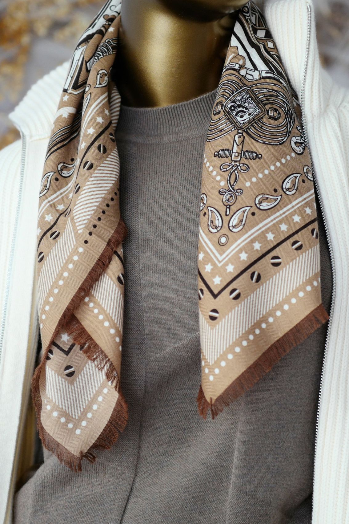 Hermès Scarf Neo Brandebourgs Bandana Frange Kraft Blanc Cashmere Silk 65