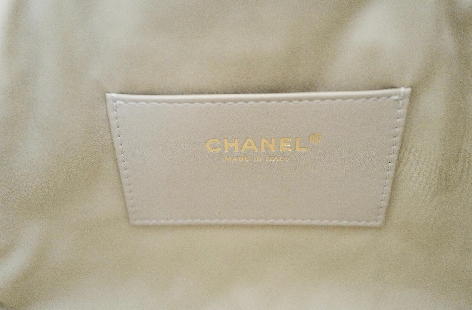 NEW Chanel 25A Small Hobo Bag Light Gold Caviar Leather LGHW