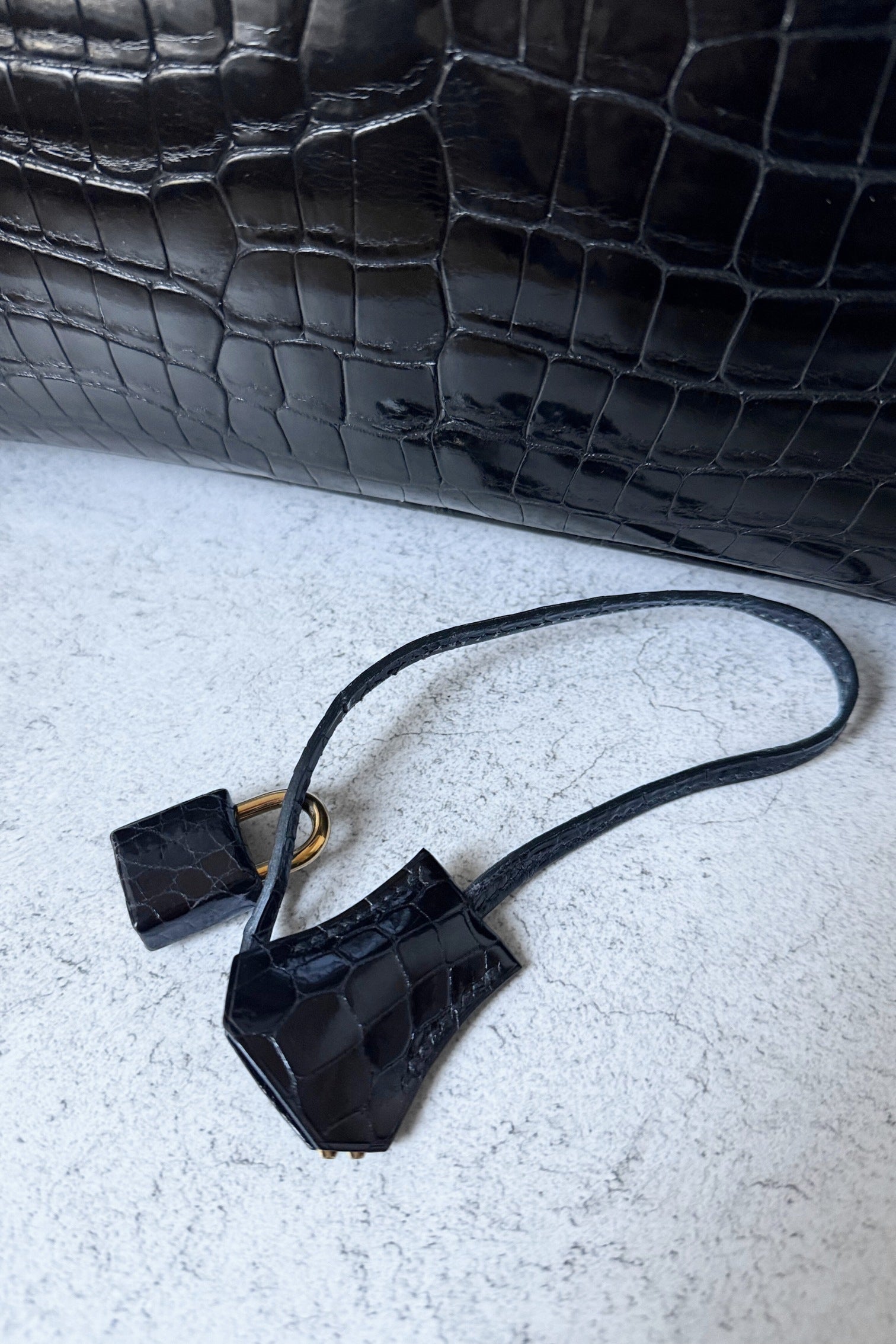 Hermès Birkin 35 Black Shiny Porosus Crocodile Gold HW #D Preowned Condition