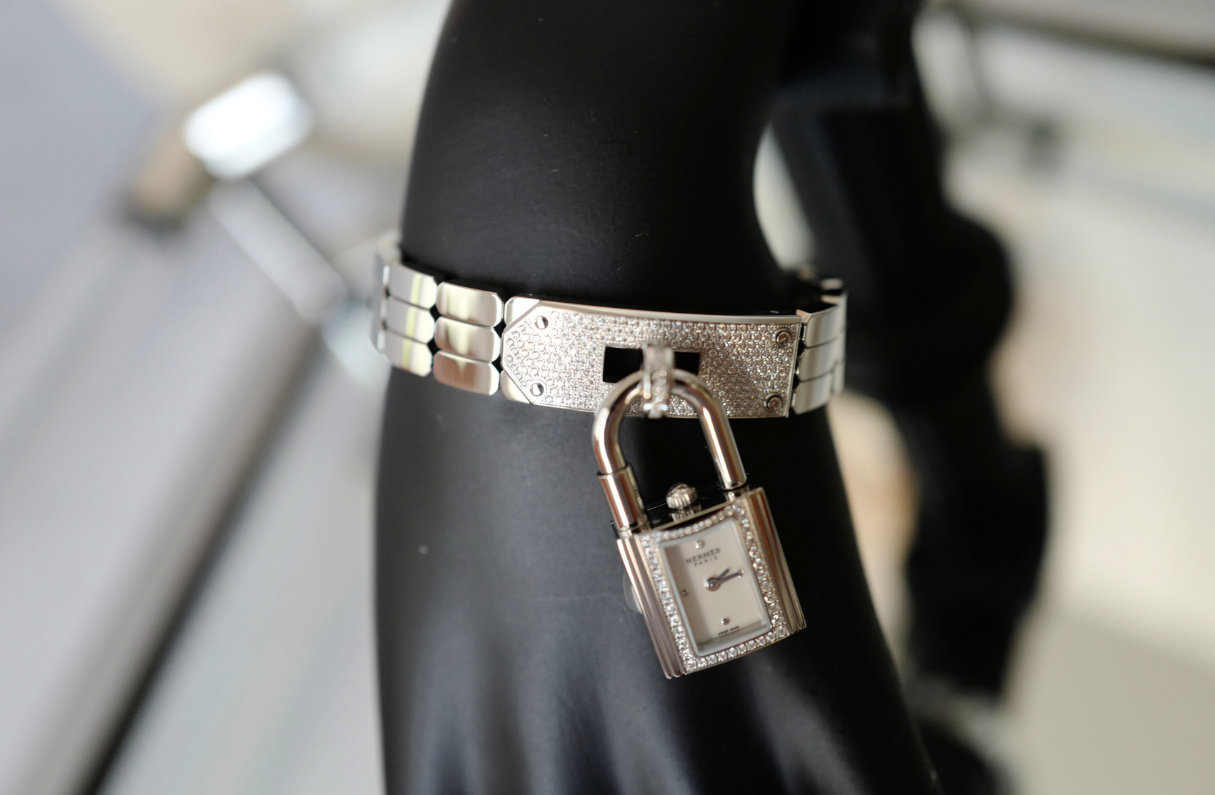 BNIB Hermes Kelly Watch Mini Model 16 mm Diamond Stainless Steel Bracelet