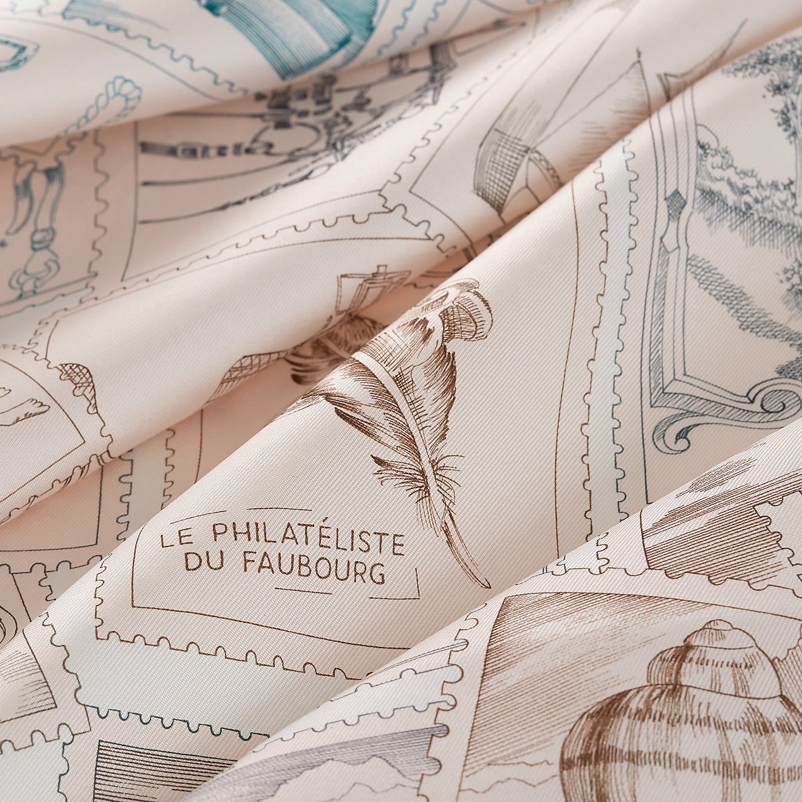 NEW Hermes Le Philateliste du Faubourg silk scarf 90 rose pâle / gris / blanc