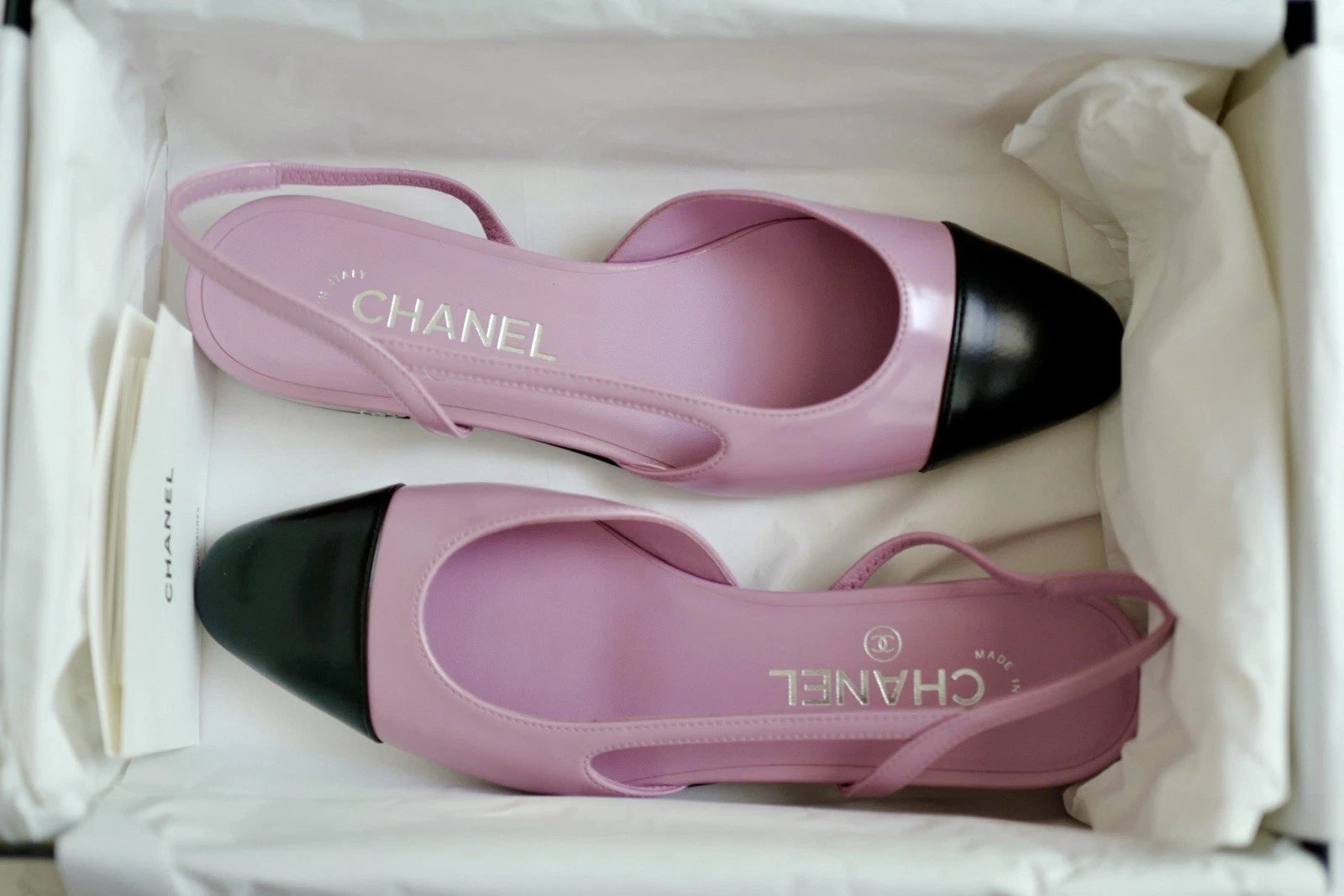 New Chanel 24S Slingback Shiny Lambskin Leather Light Purple/black Size 37.5