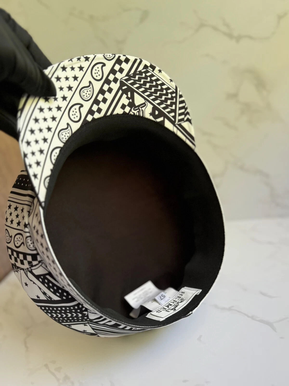 NEW Hermes Women's Deauville Cap Zigzag Printed Silk in Noir 57