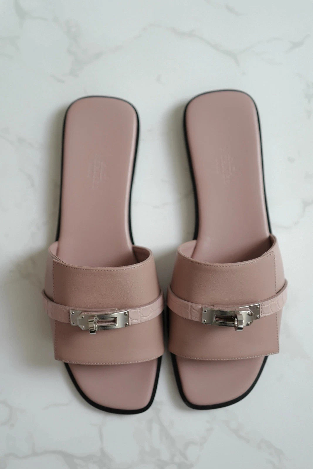 Brand New Hermès Giulia Sandal in Veau/Alli Mat Rose Aquarelle size 38.5