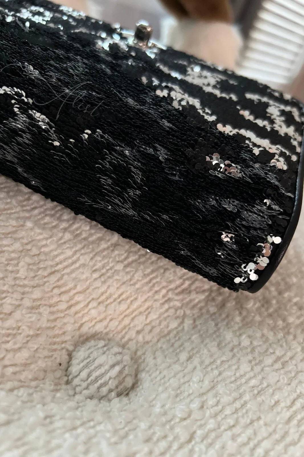 New 23K Chanel Classic Reversible Sequin CC Wallet On Chain Handbag Rare Limited