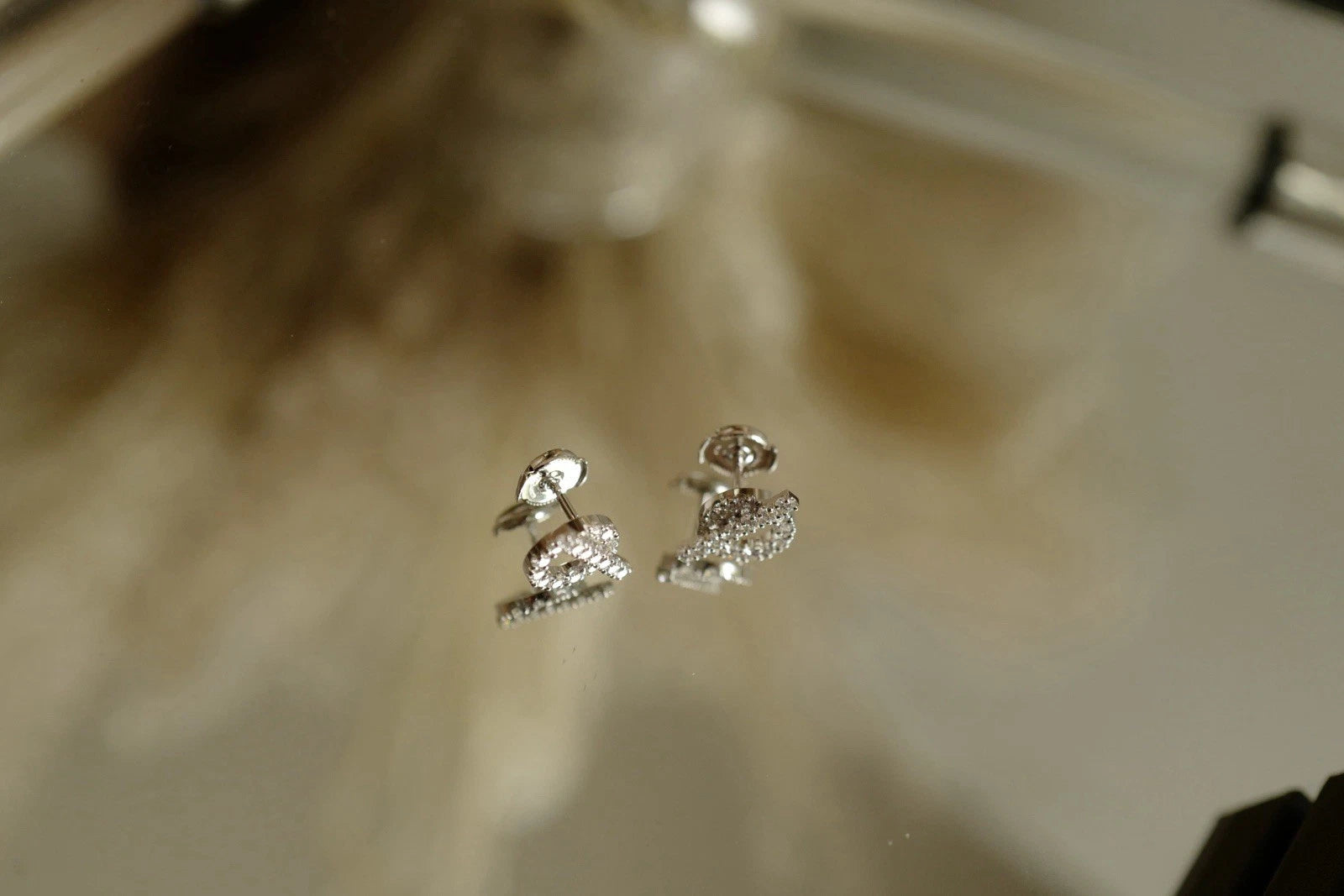 BNIB Hermes Finesse Earrings White Gold With Diamonds $11K Retail