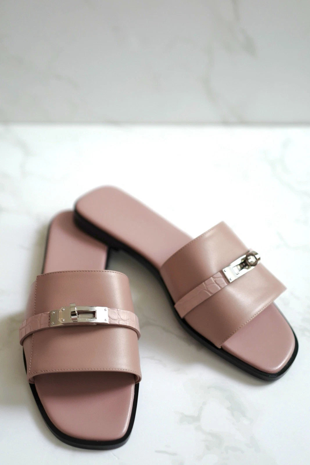 Brand New Hermès Giulia Sandal in Veau/Alli Mat Rose Aquarelle size 38.5
