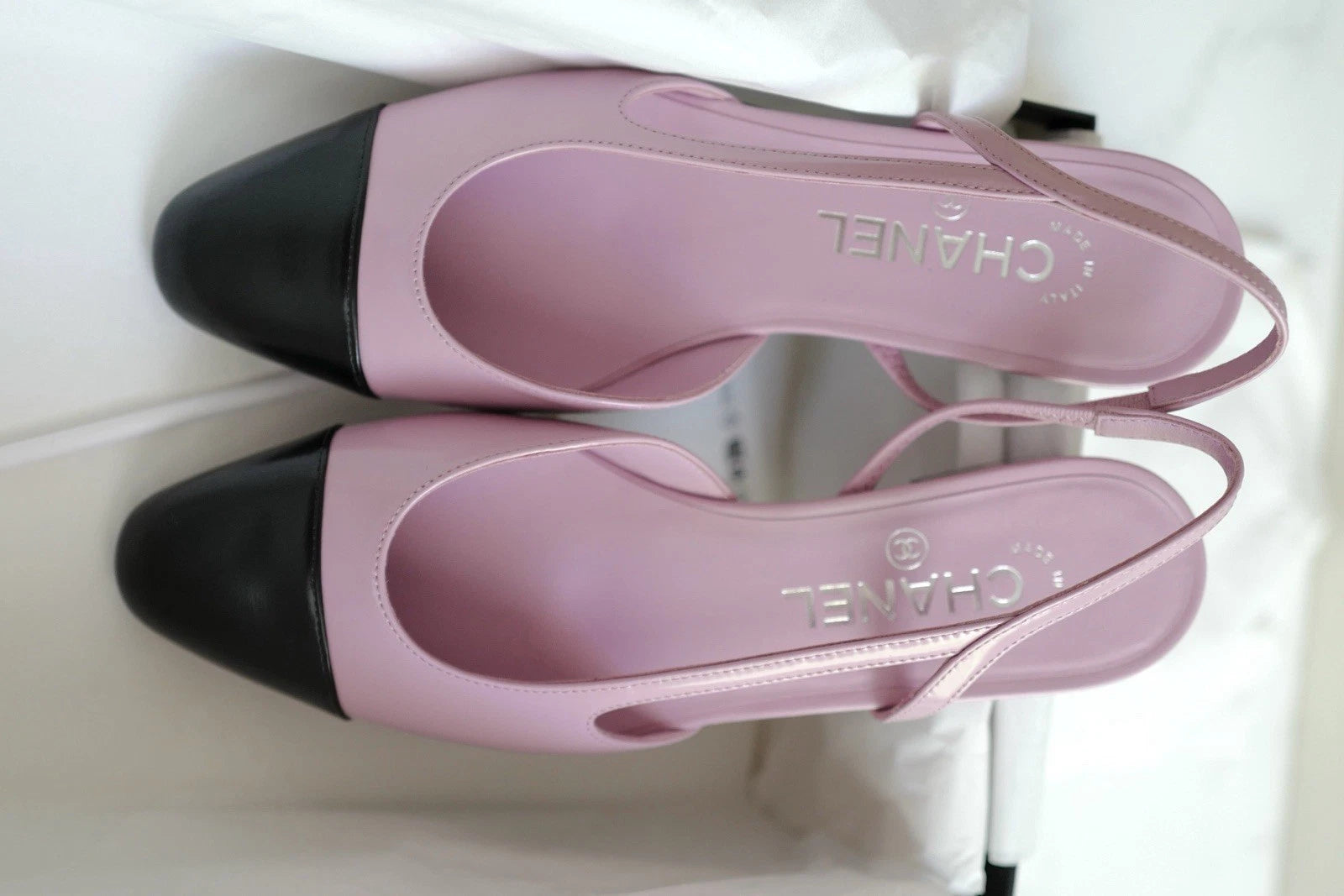 New Chanel 24S Slingback Shiny Lambskin Leather Light Purple/black Size 37.5