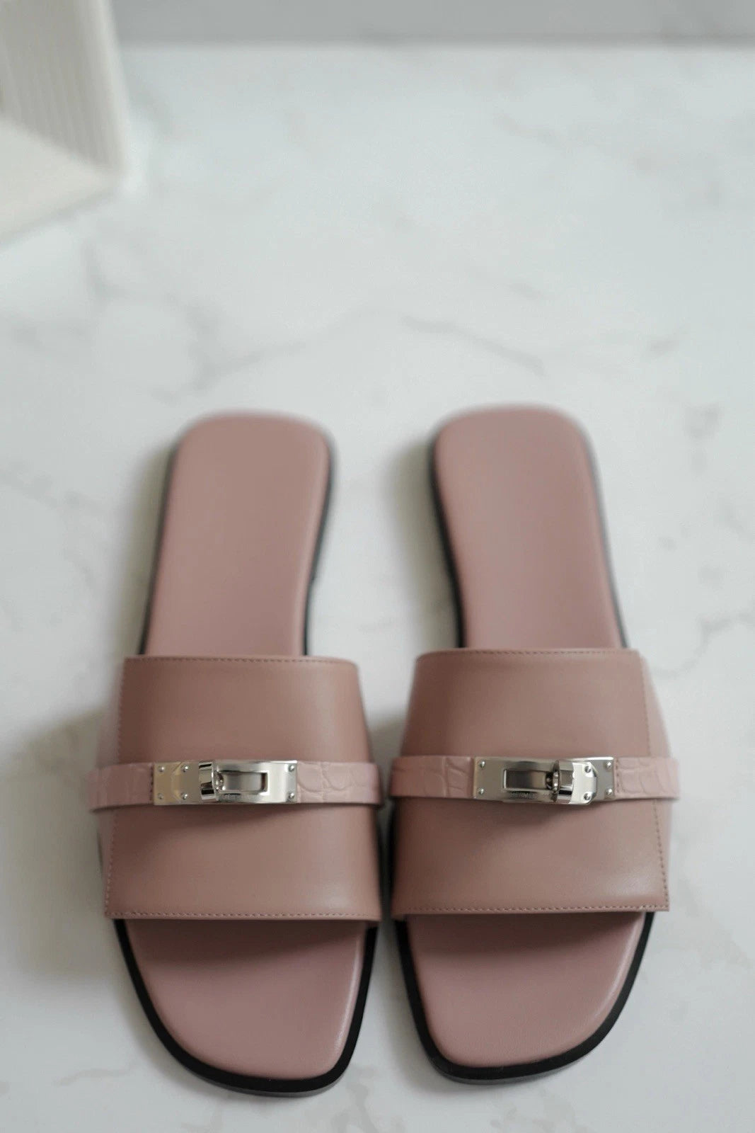 Brand New Hermès Giulia Sandal in Veau/Alli Mat Rose Aquarelle size 38.5