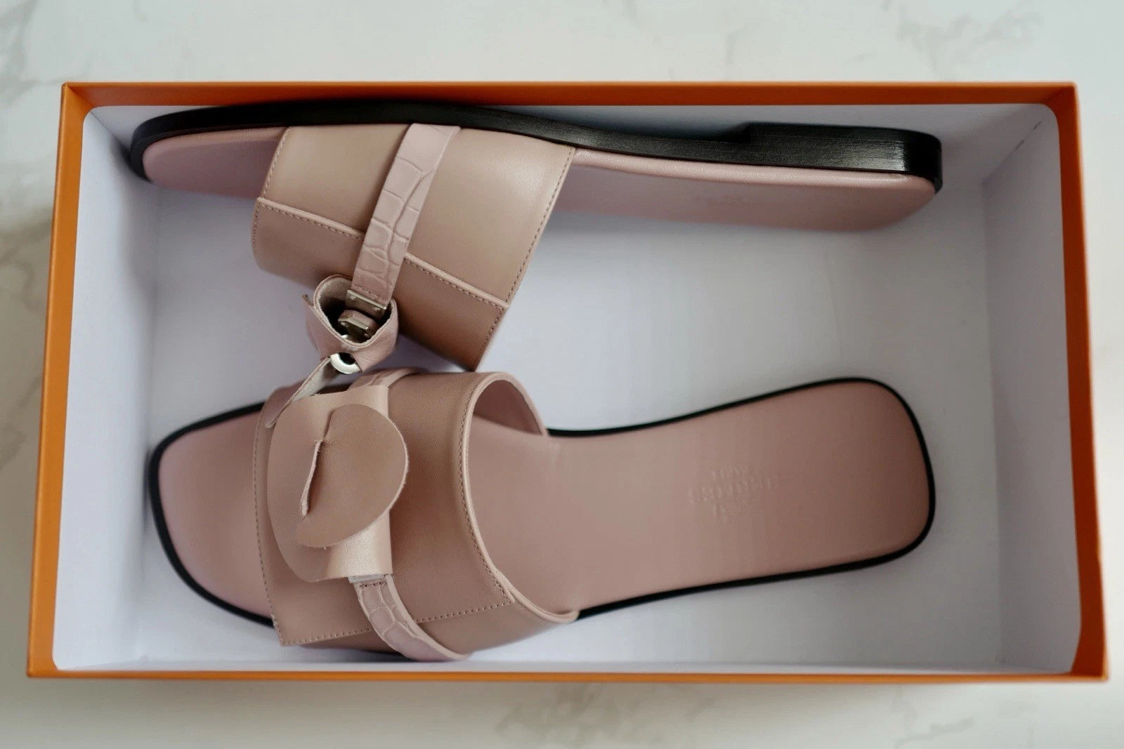 Brand New Hermès Giulia Sandal in Veau/Alli Mat Rose Aquarelle size 38.5