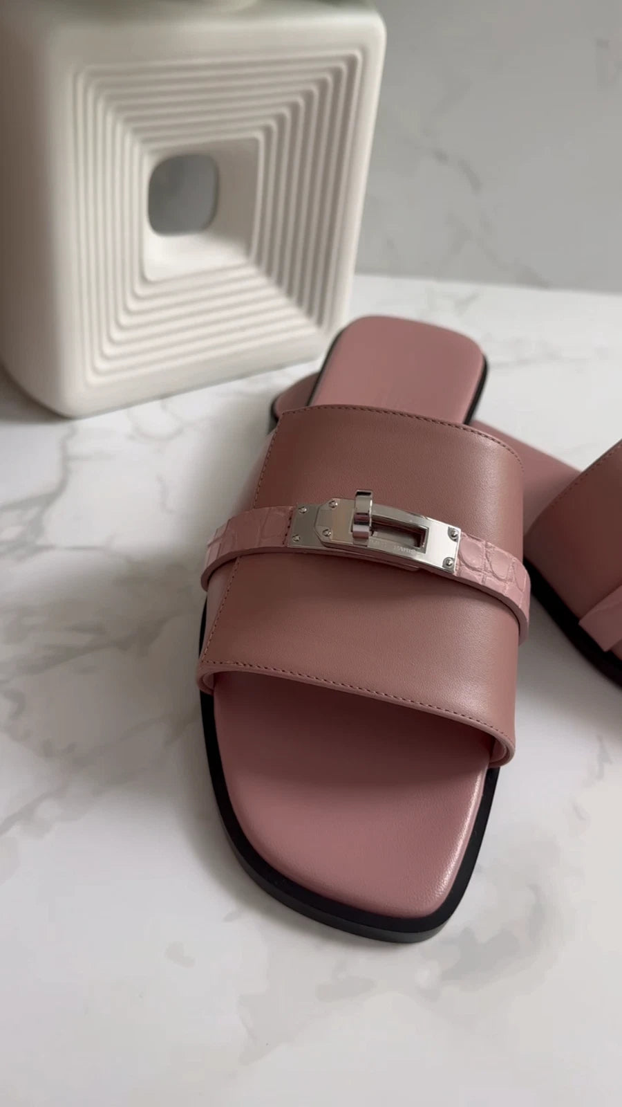 Brand New Hermès Giulia Sandal in Veau/Alli Mat Rose Aquarelle size 38.5