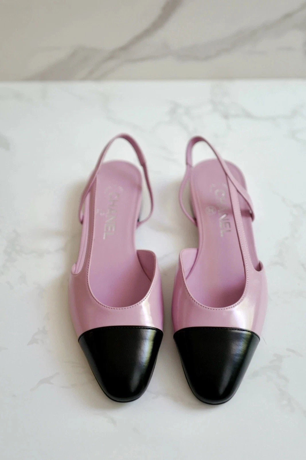 New Chanel 24S Slingback Shiny Lambskin Leather Light Purple/black Size 37.5