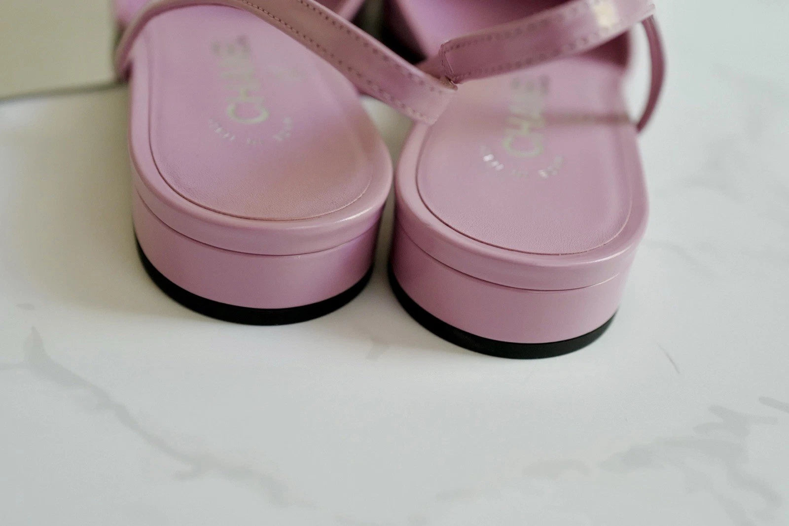 New Chanel 24S Slingback Shiny Lambskin Leather Light Purple/black Size 37.5