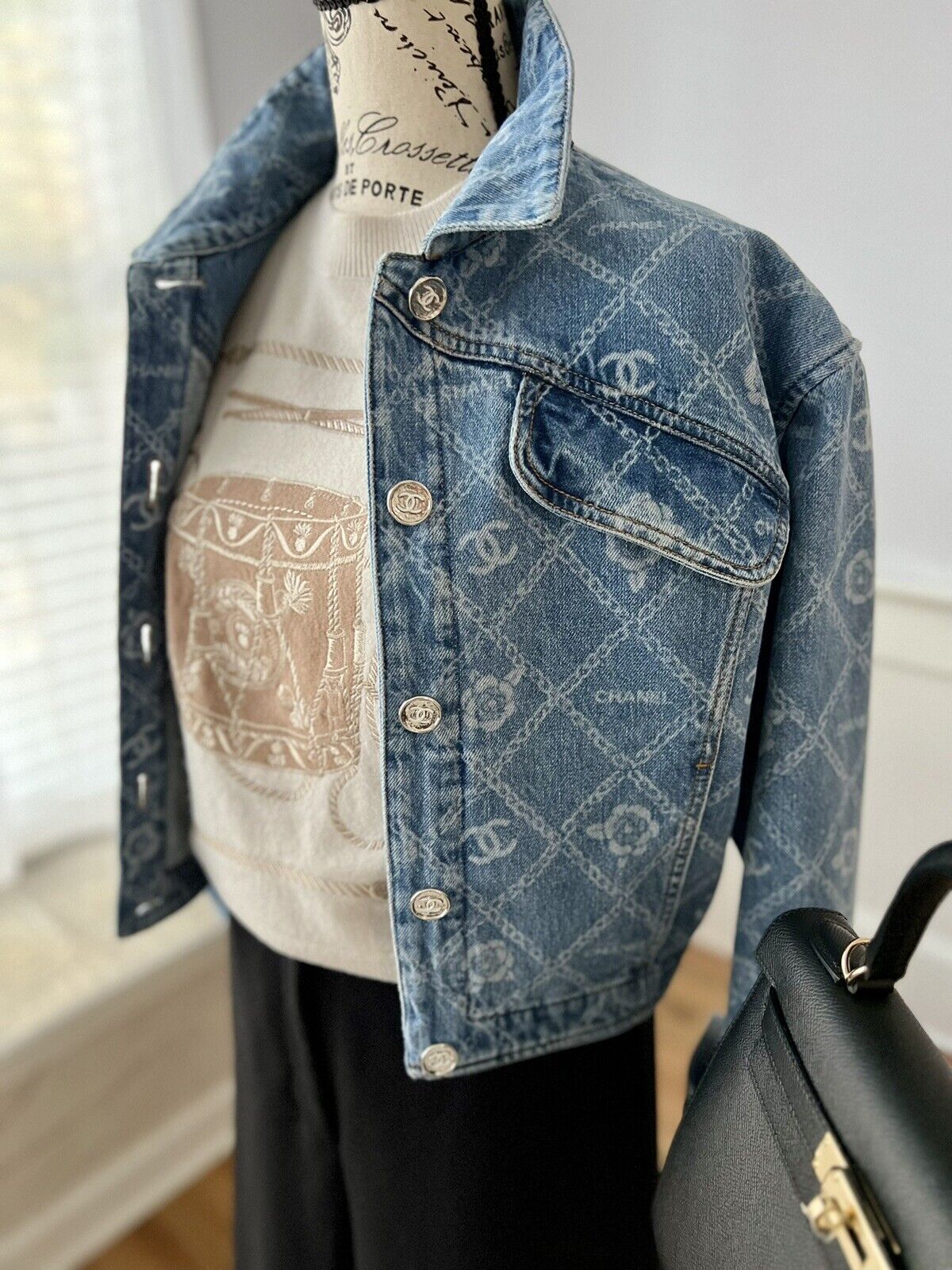 NEW Chanel 23A Blue Jeans Denim Jacket CC Logo camellia Flower Print Size 36