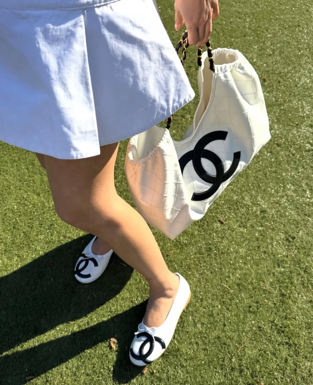 Chanel 26M Coco Beach Small Tote White Black Denim Calfskin Gold Hardware